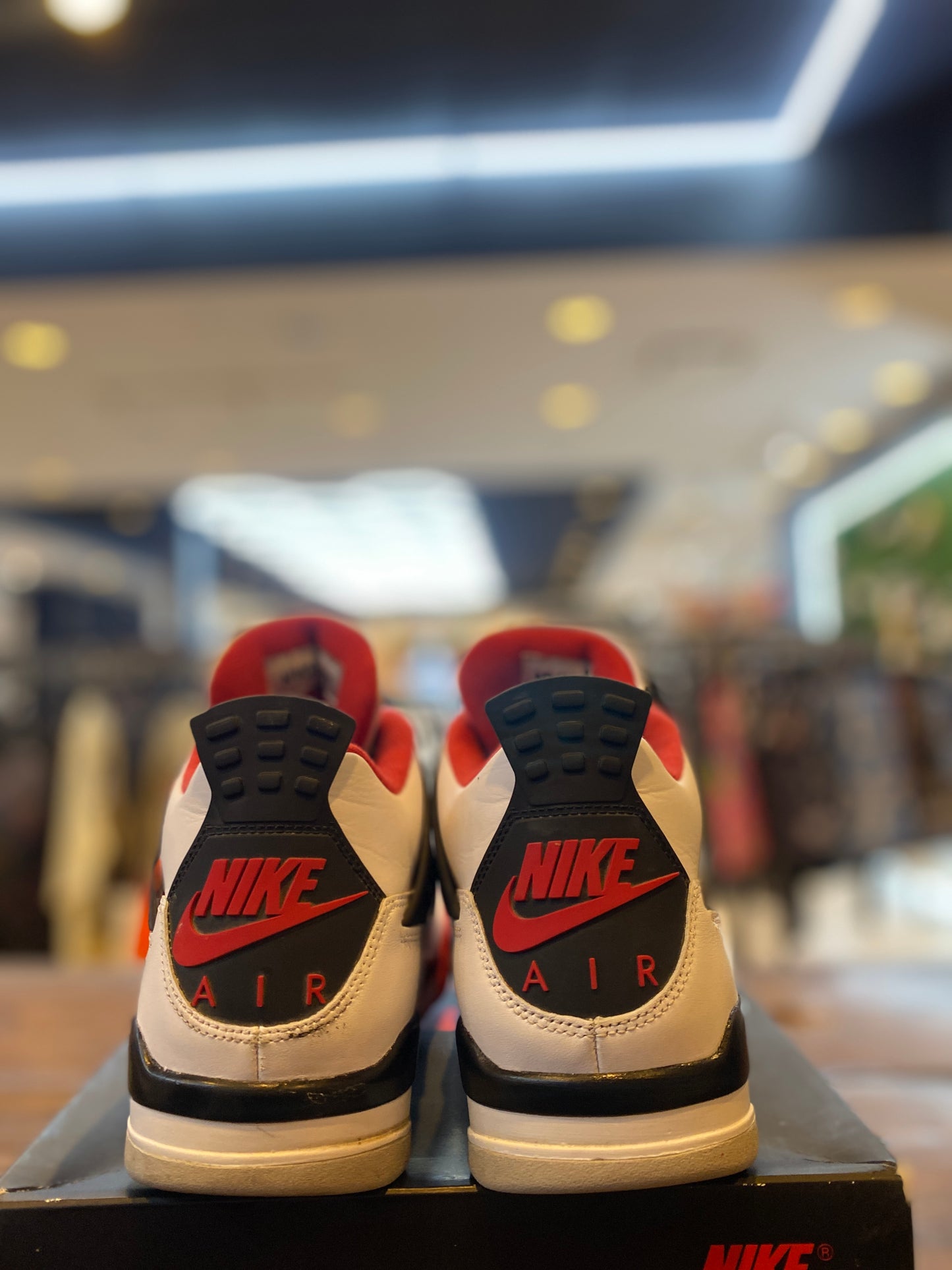 Jordan 4 Retro Fire Red (2020) PRE-OWNED