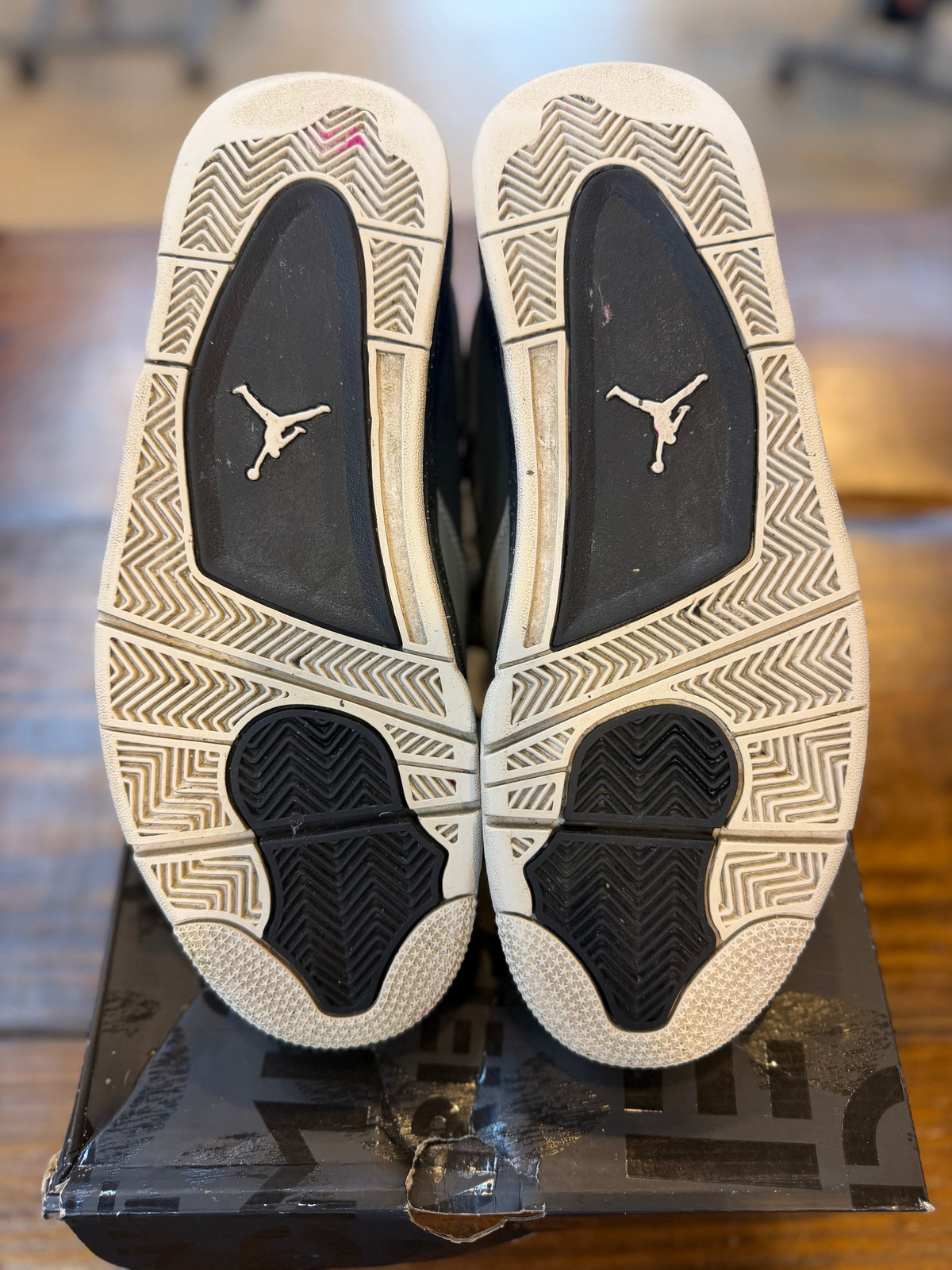 Jordan 4 Retro Fear (2024) PRE-OWNED