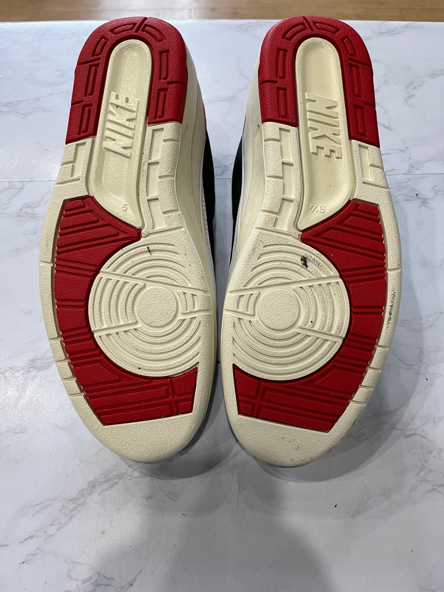 Jordan 2 Retro Low Chicago Twist (Women's) PRE-OWNED