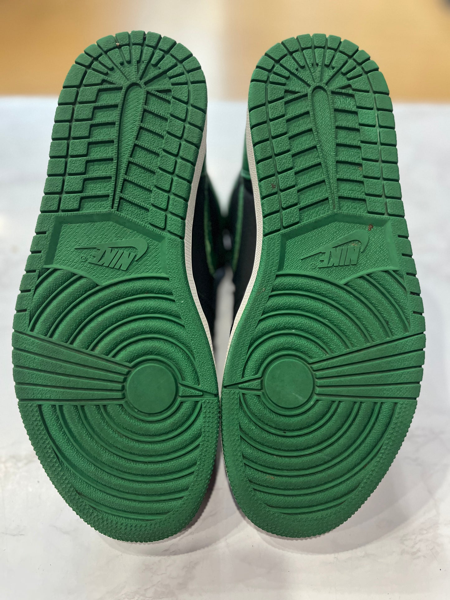 Jordan 1 Retro High Pine Green Black PRE-OWNED