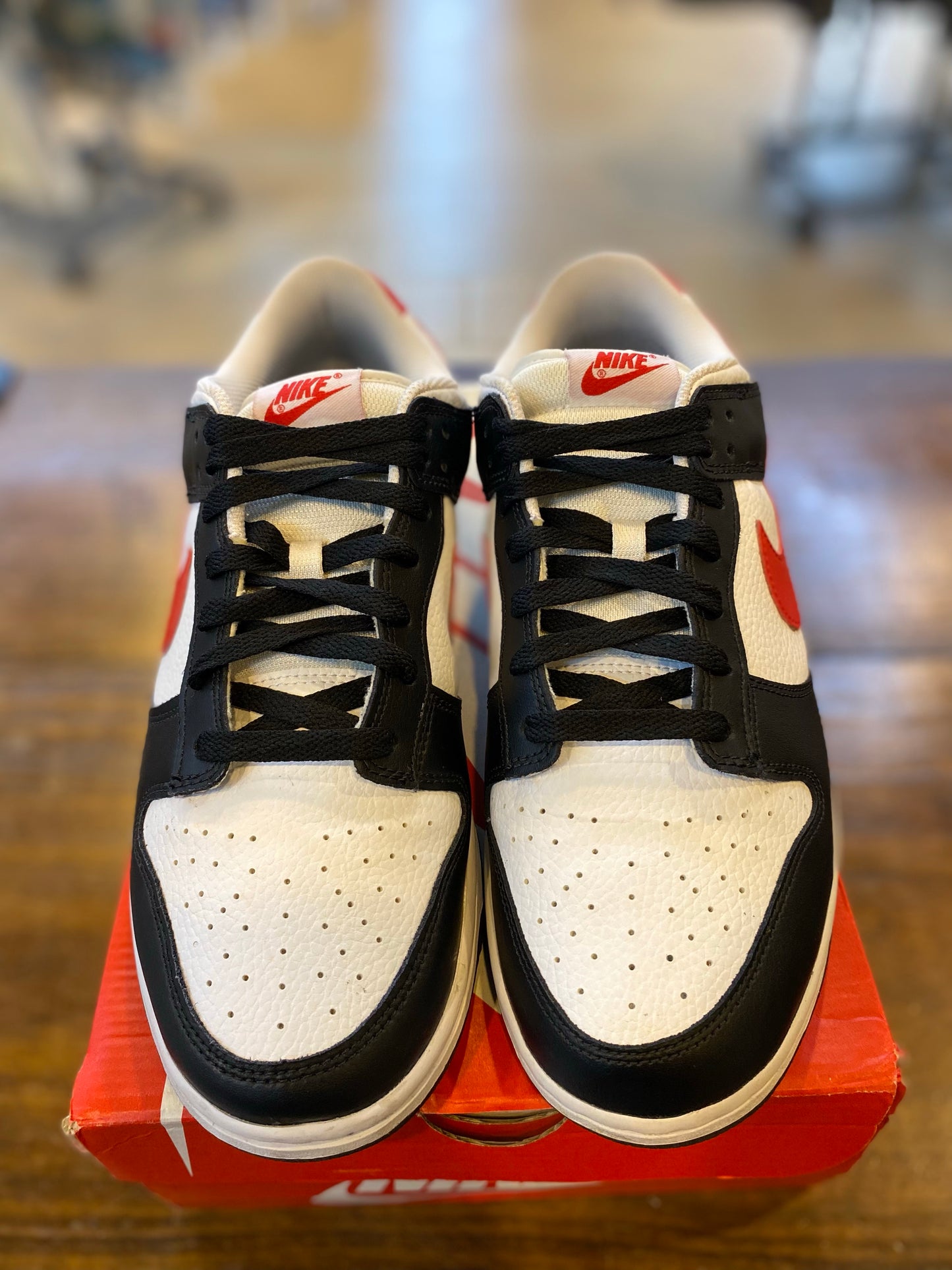 Nike Dunk Low Retro Red Swoosh Panda PRE-OWNED