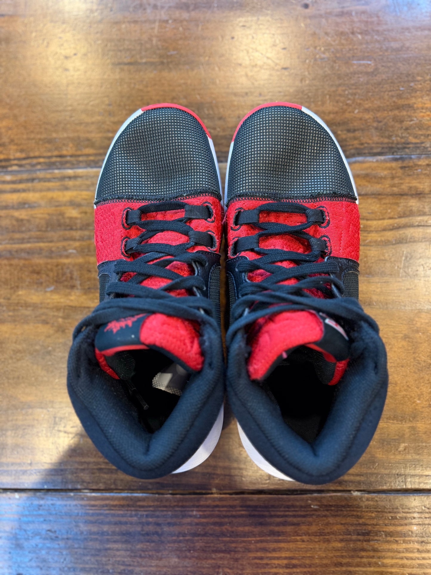 Nike LeBron Witness 8 FaZe Clan Bred PRE-OWNED