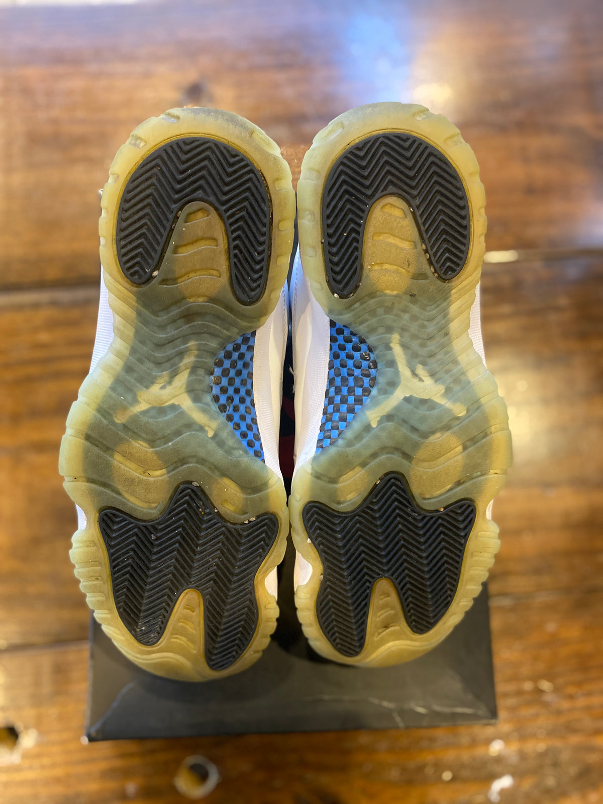Jordan 11 Retro Low Legend Blue PRE-OWNED