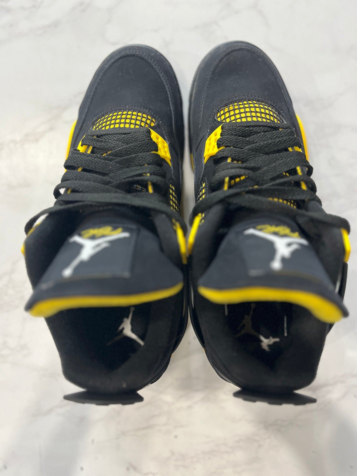 Jordan 4 Retro Thunder (2023) PRE-OWNED