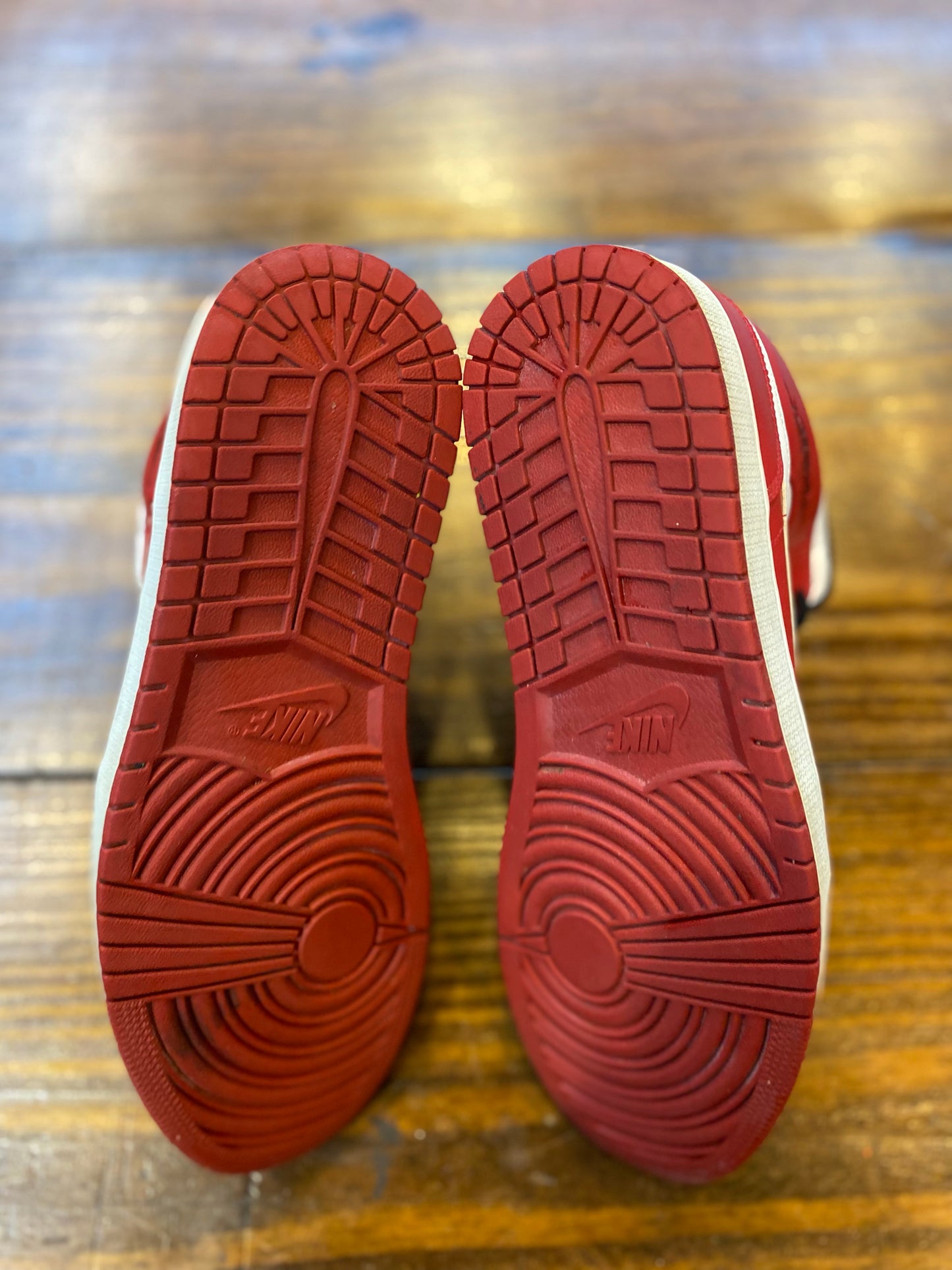Jordan 1 Mid Chicago PRE-OWNED