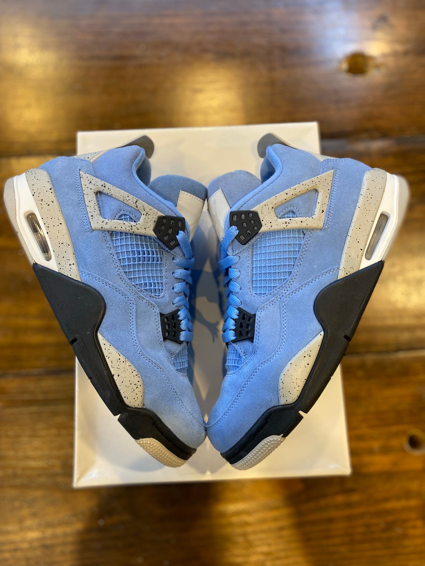 Jordan 4 Retro University Blue PRE-OWNED