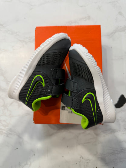 Nike Star Runner 2 TDV Sneakers Toddler PRE-OWNED