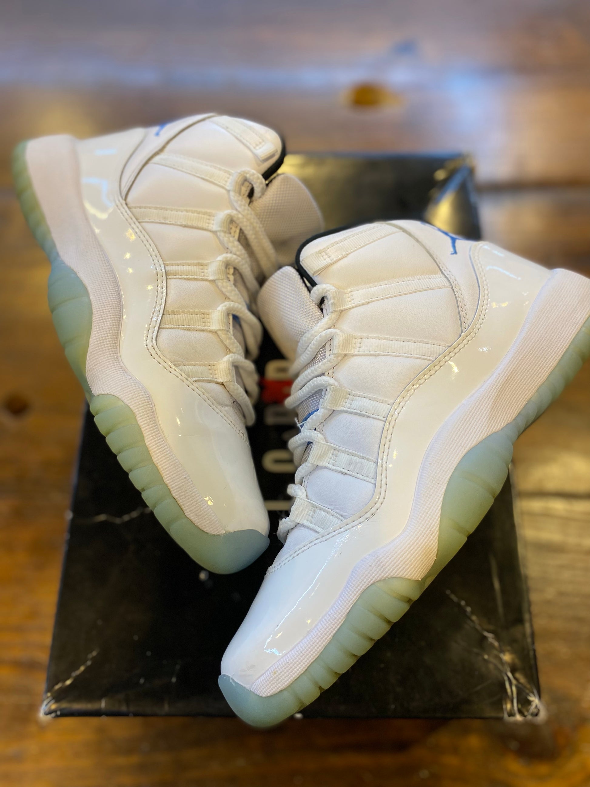 Jordan 11 Retro Legend Blue (2024) (GS) PRE-OWNED