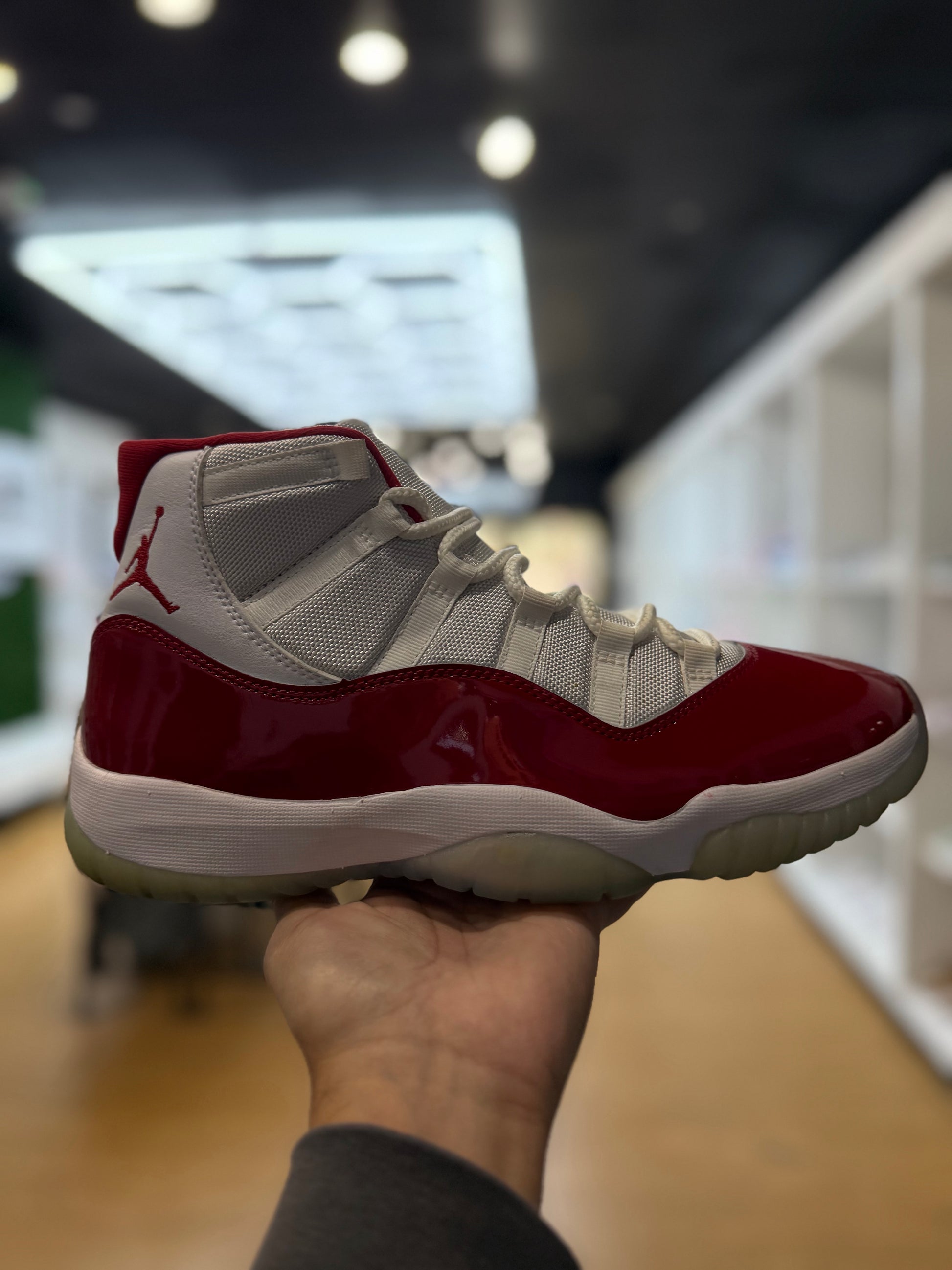 Jordan 11 Retro Cherry (2022) PRE-OWNED