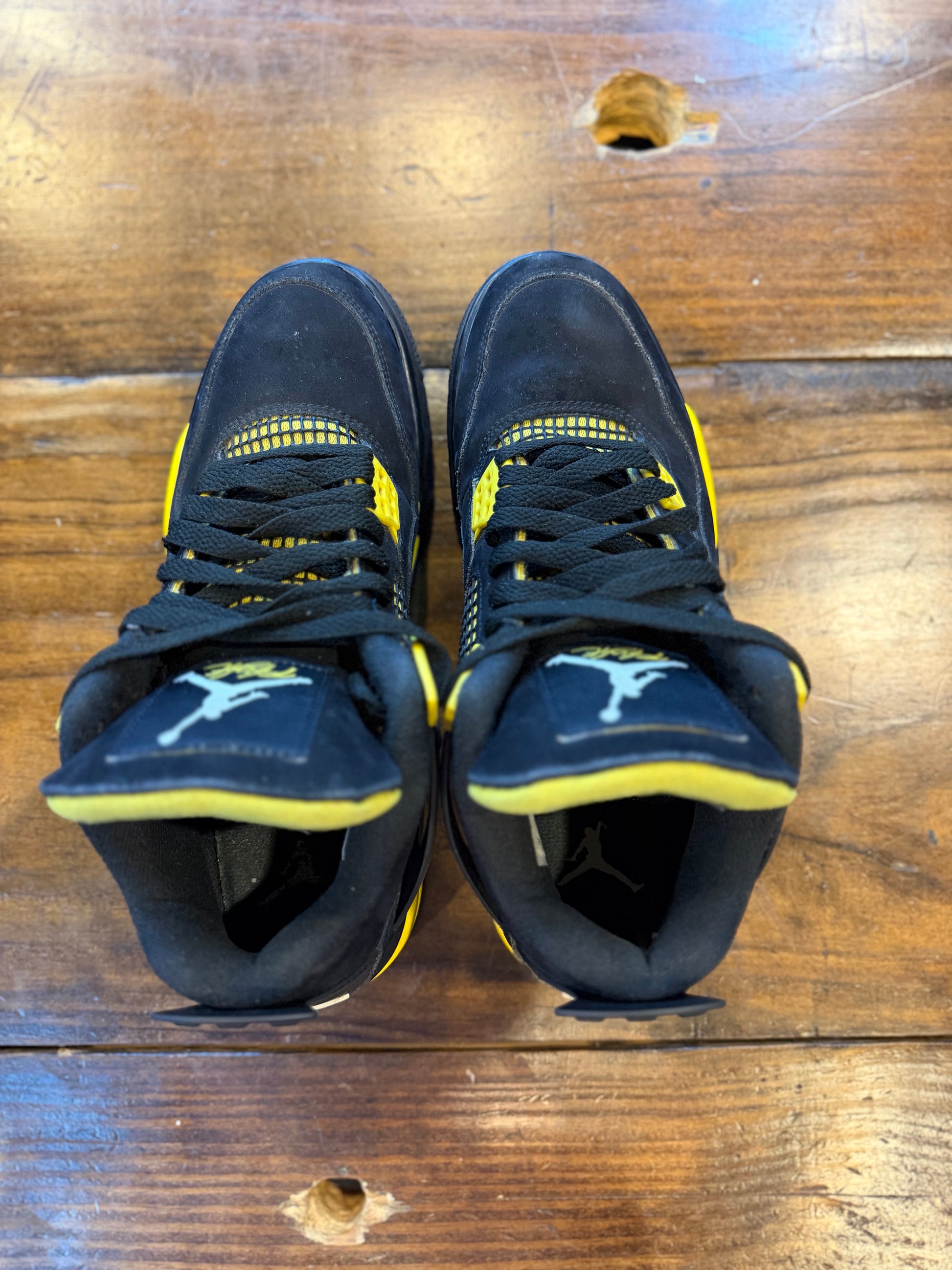 Jordan 4 Retro Thunder (2023) PRE-OWNED