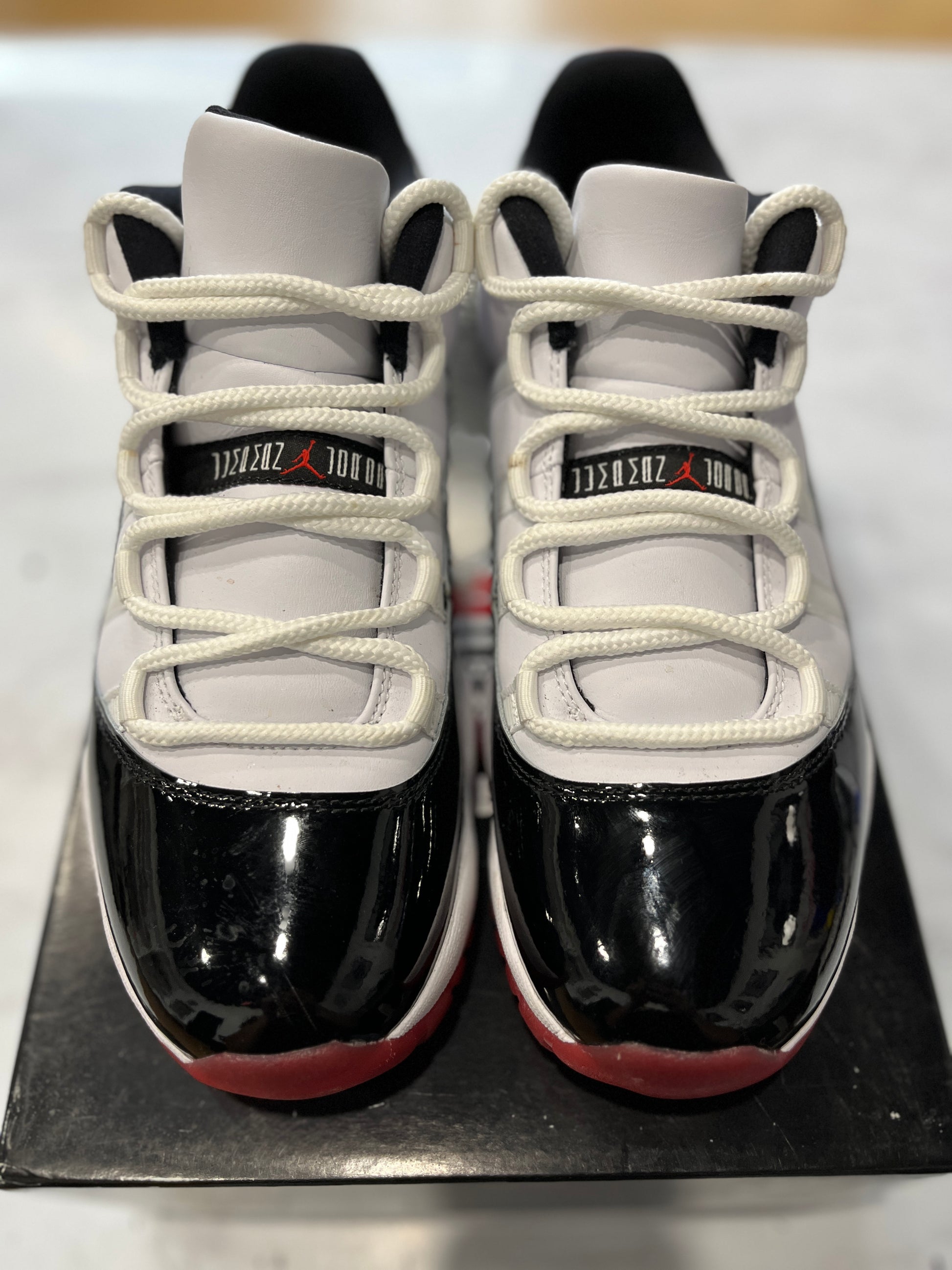 Jordan 11 Retro Low Concord Bred PRE-OWNED