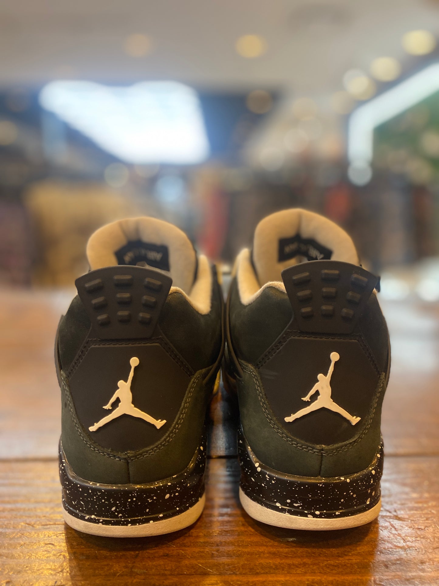 Jordan 4 Retro Fear (2024) PRE-OWNED