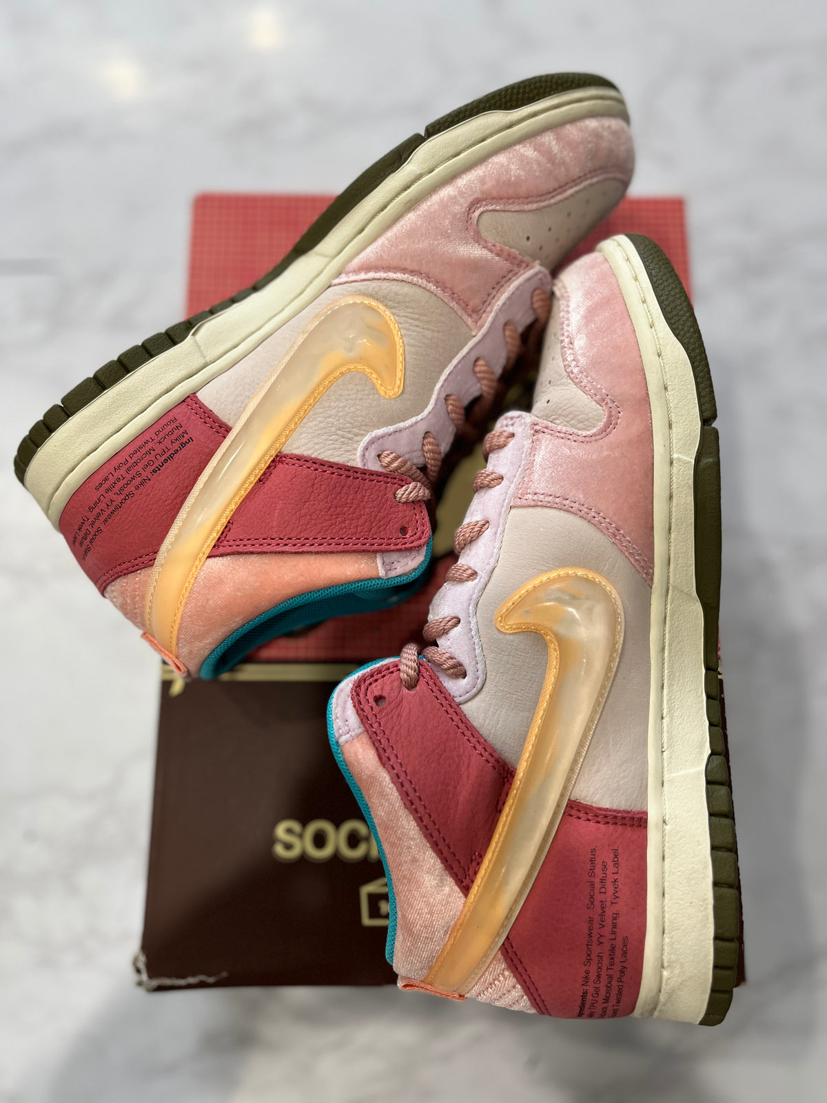 Nike Dunk Mid Social Status Free Lunch Strawberry Milk PRE-OWNED