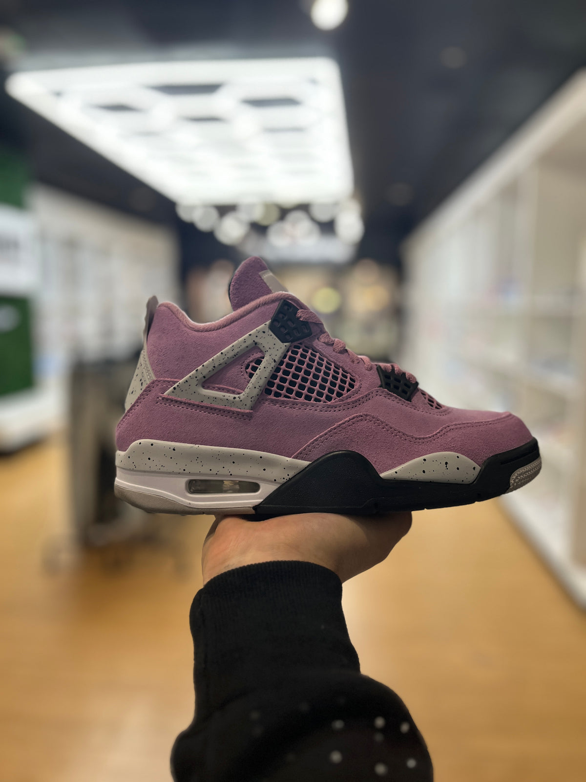 Jordan 4 Retro Orchid (Women's) PRE-OWNED