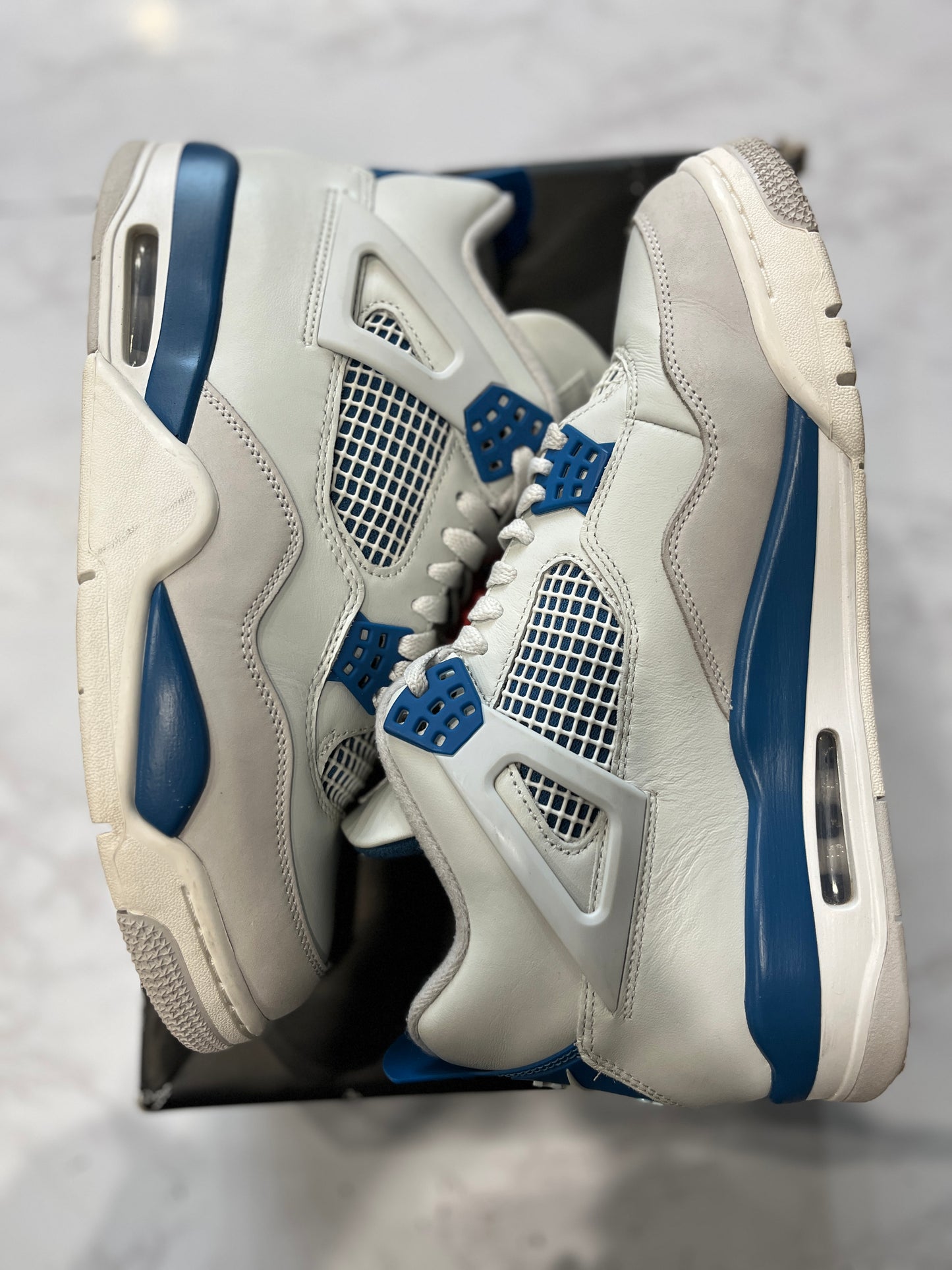 Jordan 4 Retro Military Blue (2024) PRE-OWNED