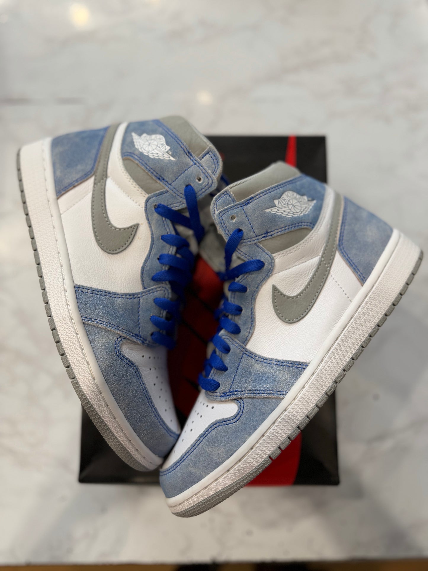 Jordan 1 Retro High Hyper Royal Smoke Grey PRE-OWNED