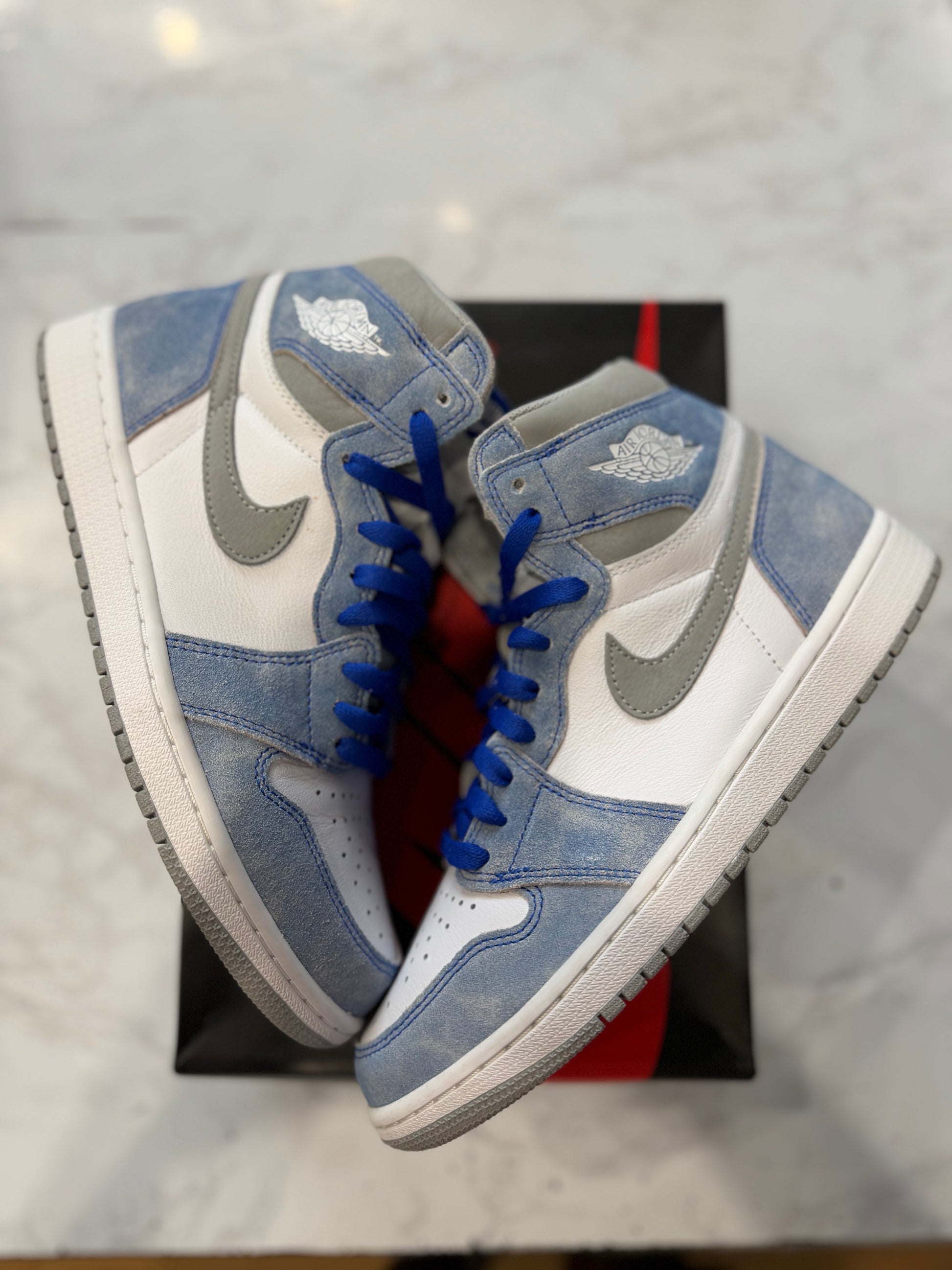 Jordan 1 Retro High Hyper Royal Smoke Grey PRE-OWNED