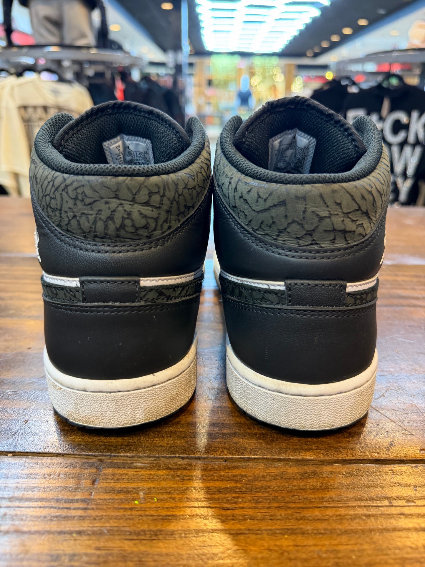 Jordan 1 Mid SE Panda Elephant PRE-OWNED