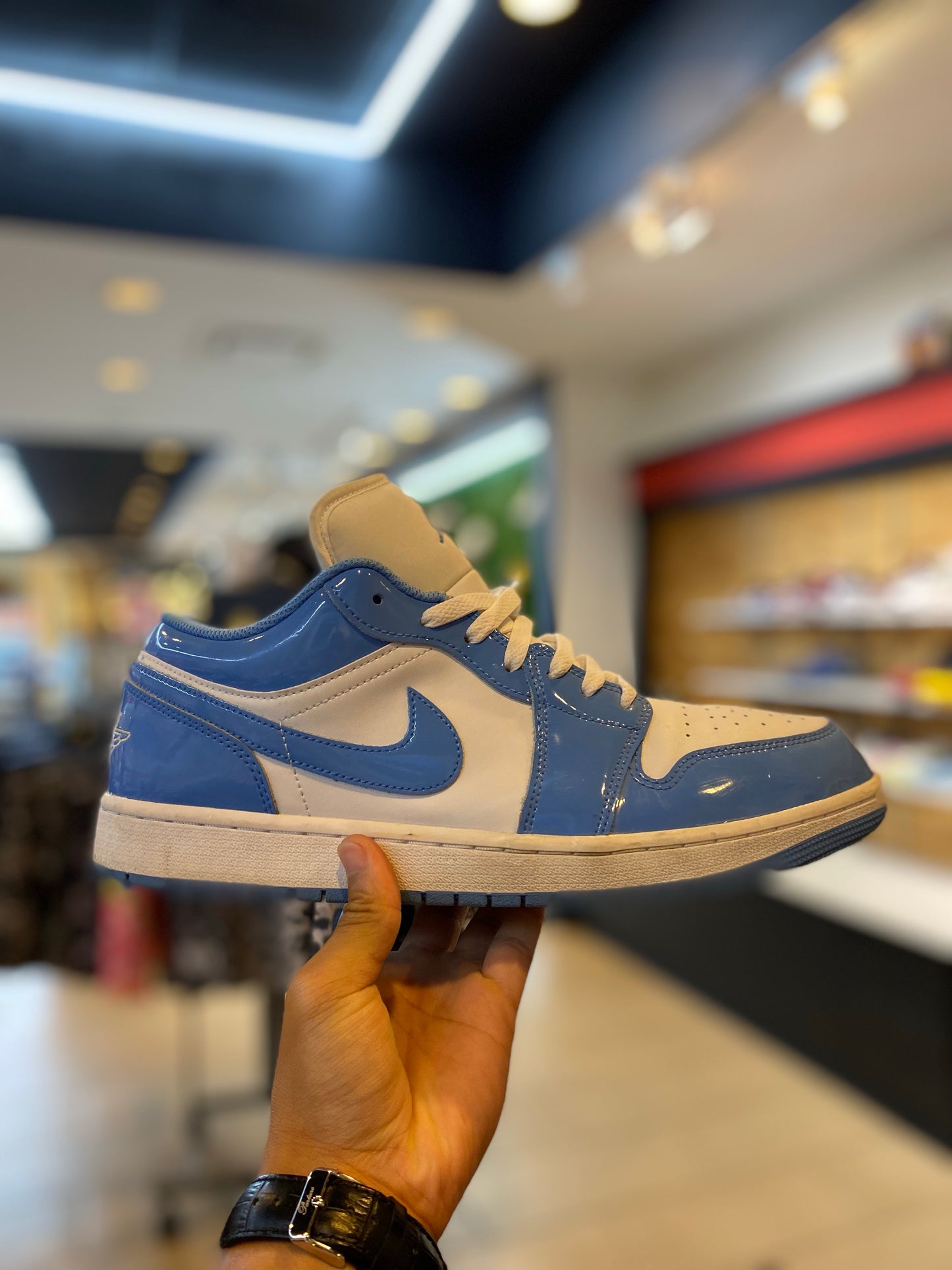 Jordan 1 Low SE White Legend Blue PRE-OWNED