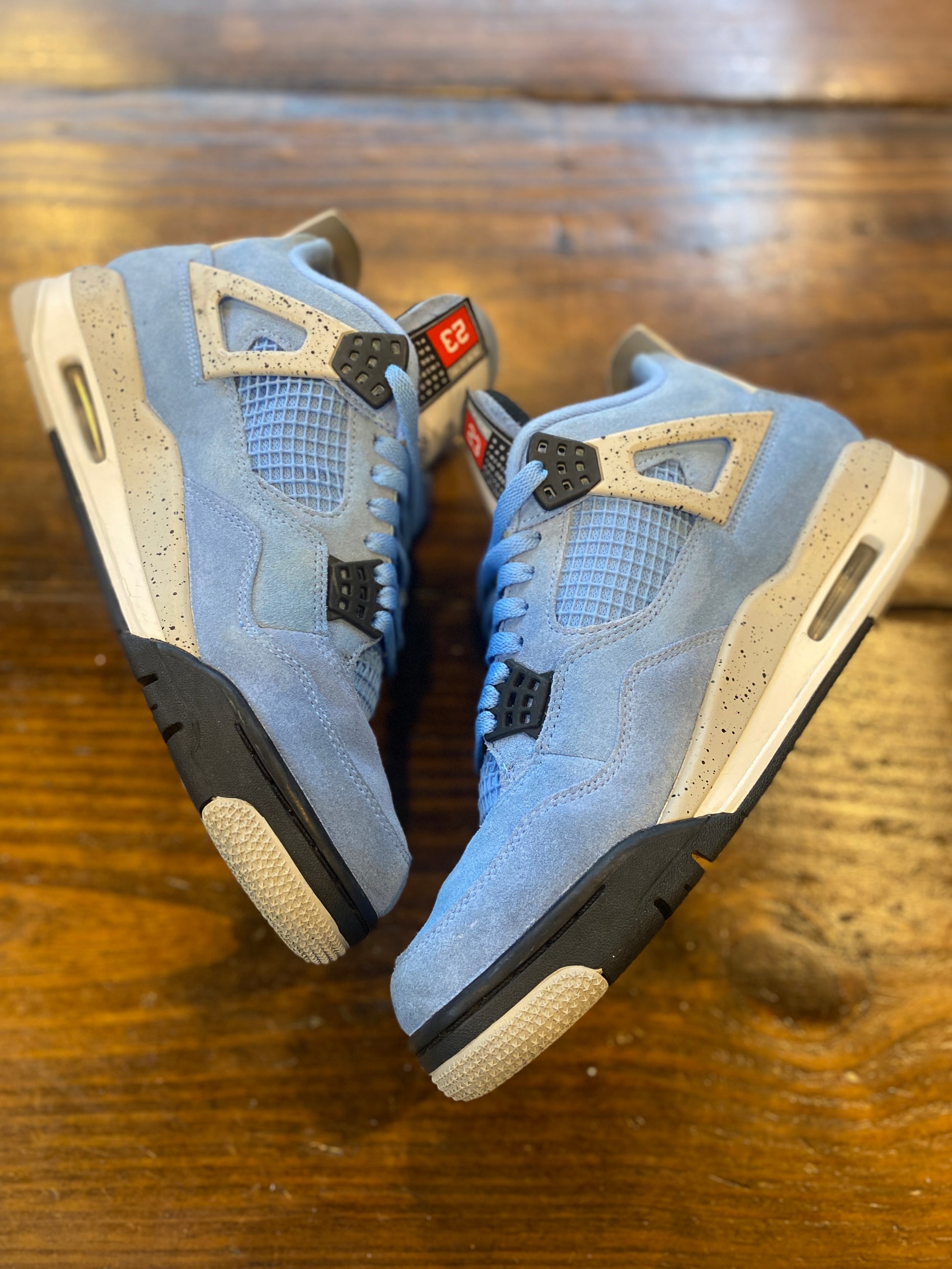 Jordan 4 Retro University Blue PRE-OWNED
