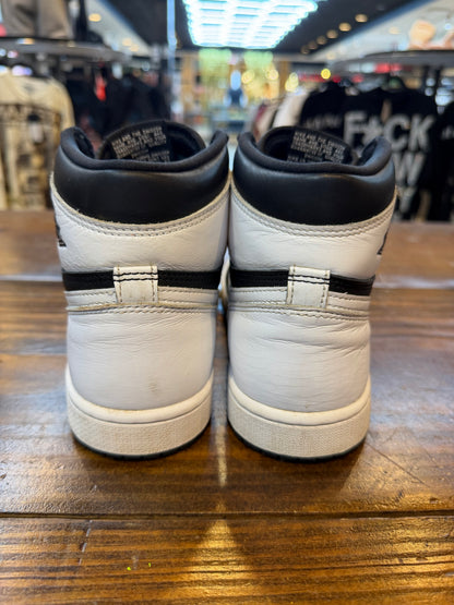 Jordan 1 Retro High OG Black White PRE-OWNED