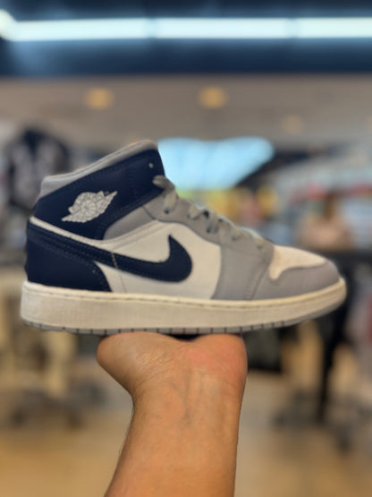 Jordan 1 Mid Wolf Grey Midnight Navy (GS) PRE-OWNED