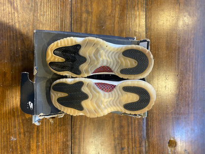 Jordan 11 Retro Low 72-10 (GS) PRE-OWNED
