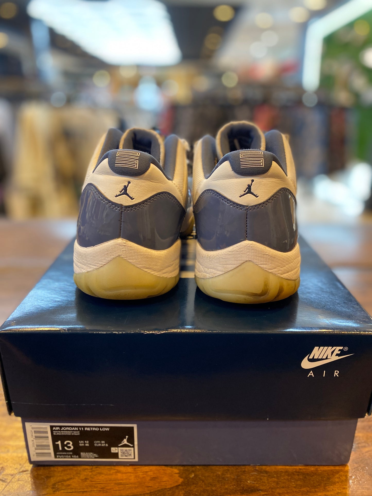 Jordan 11 Retro Low Diffused Blue - PRE-OWNED