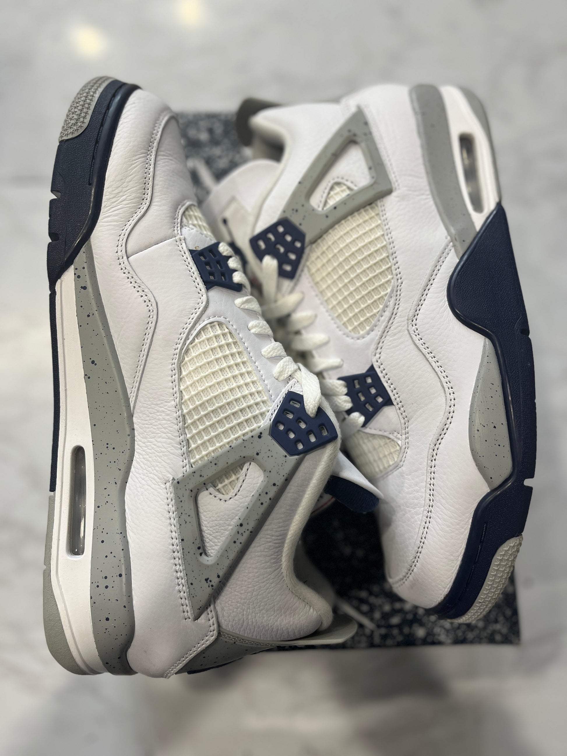 Jordan 4 Retro Midnight Navy PRE-OWNED