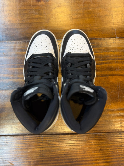 Jordan 1 Retro High OG Black White PRE-OWNED