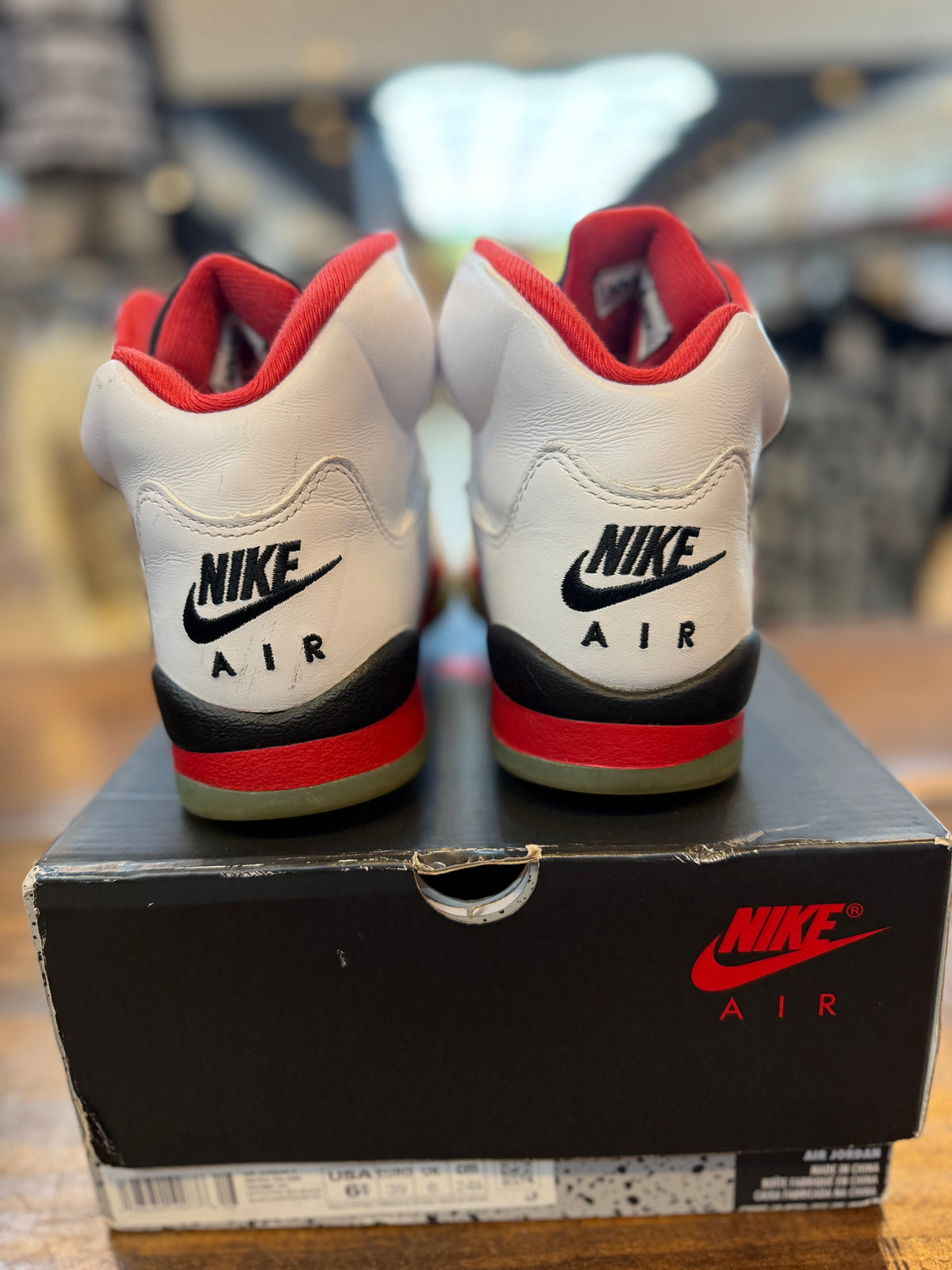 Jordan 5 Retro Fire Red Black Tongue (2025) (GS) PRE-OWNED
