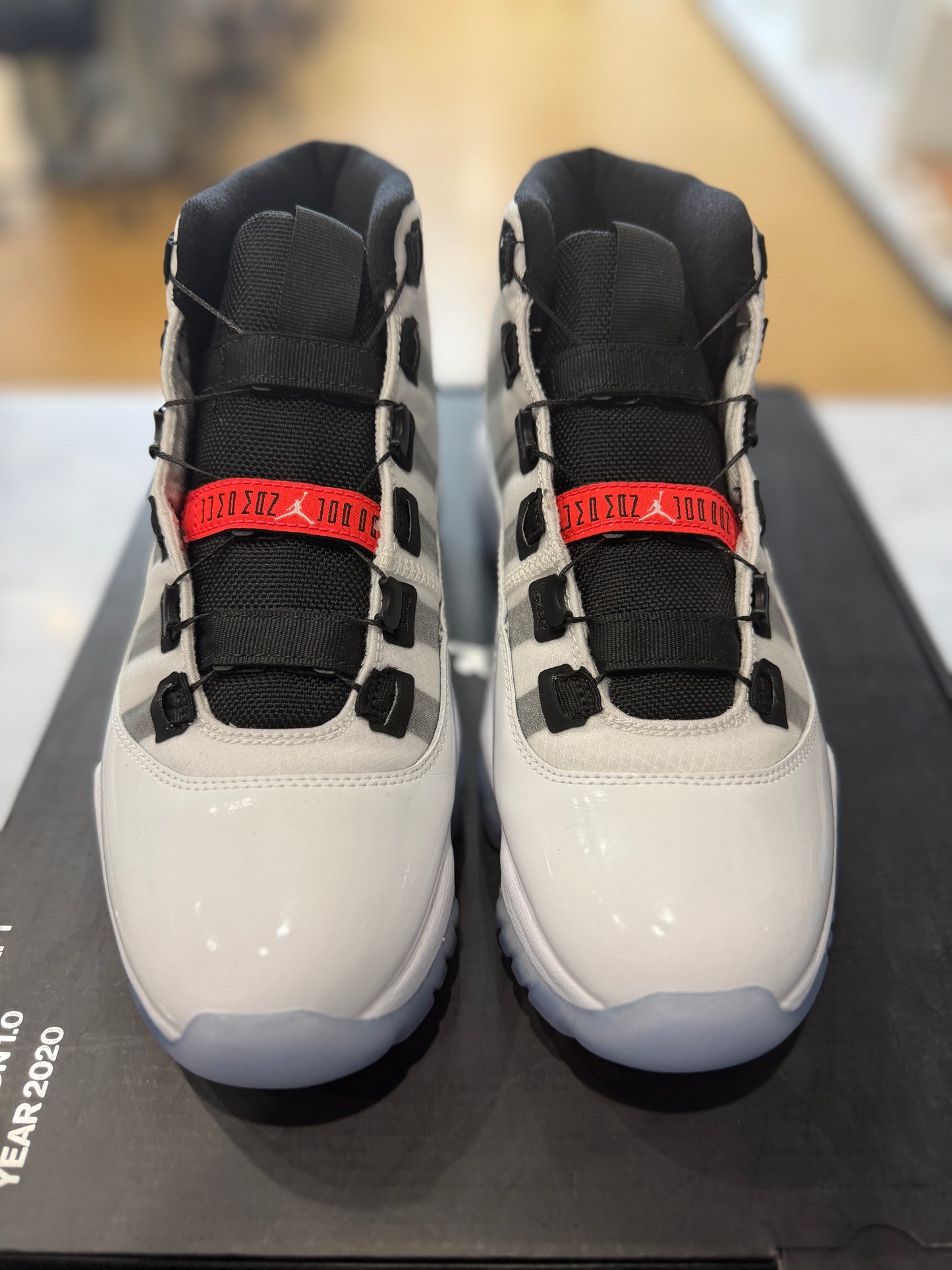 Jordan 11 Adapt White PRE-OWNED
