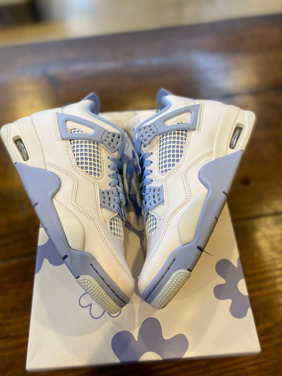 Jordan 4 Retro Forget Me Not (Women's) PRE-OWNED