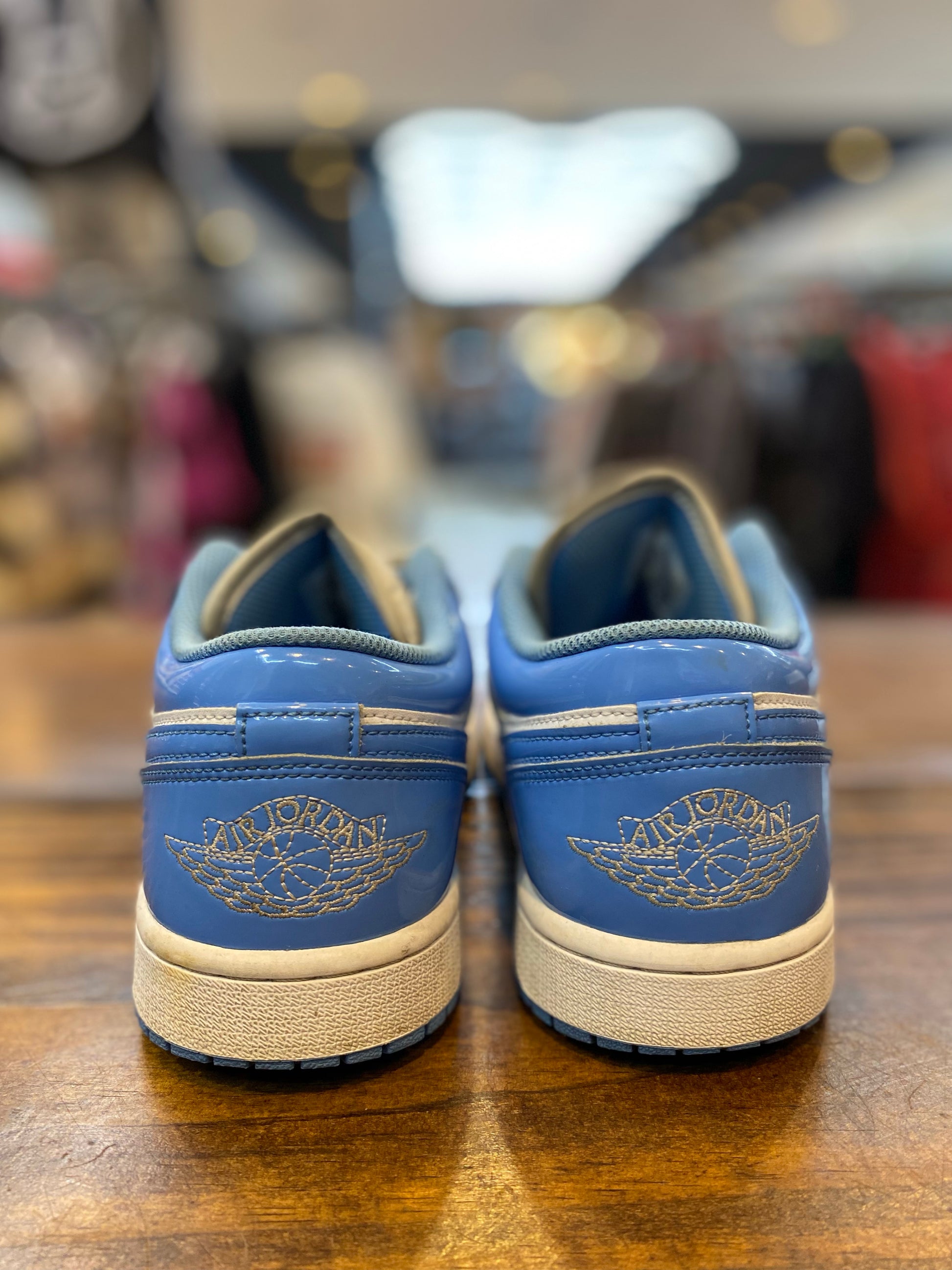 Jordan 1 Low SE White Legend Blue PRE-OWNED
