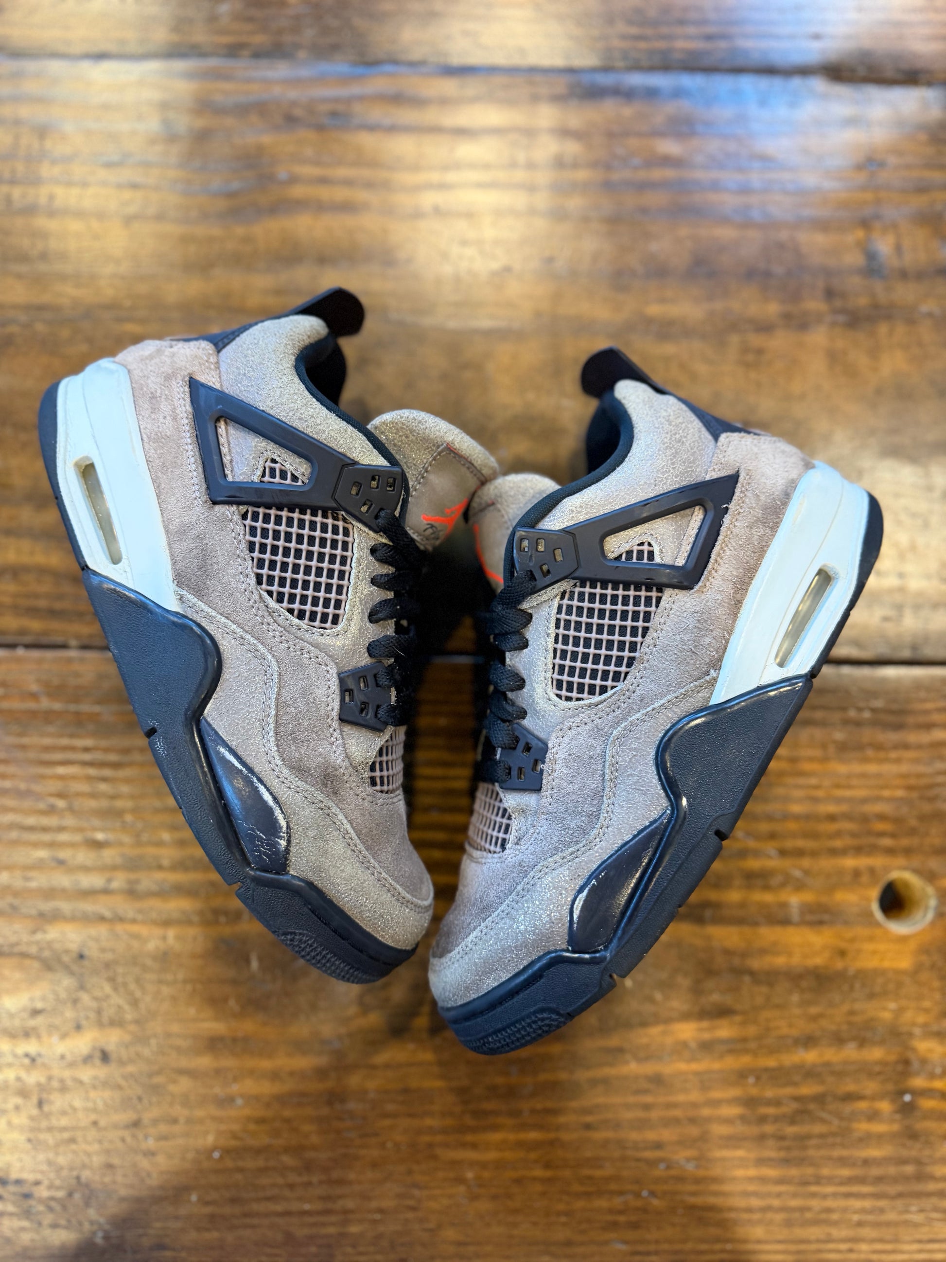 Jordan 4 Retro Taupe Haze (GS) PRE-OWNED