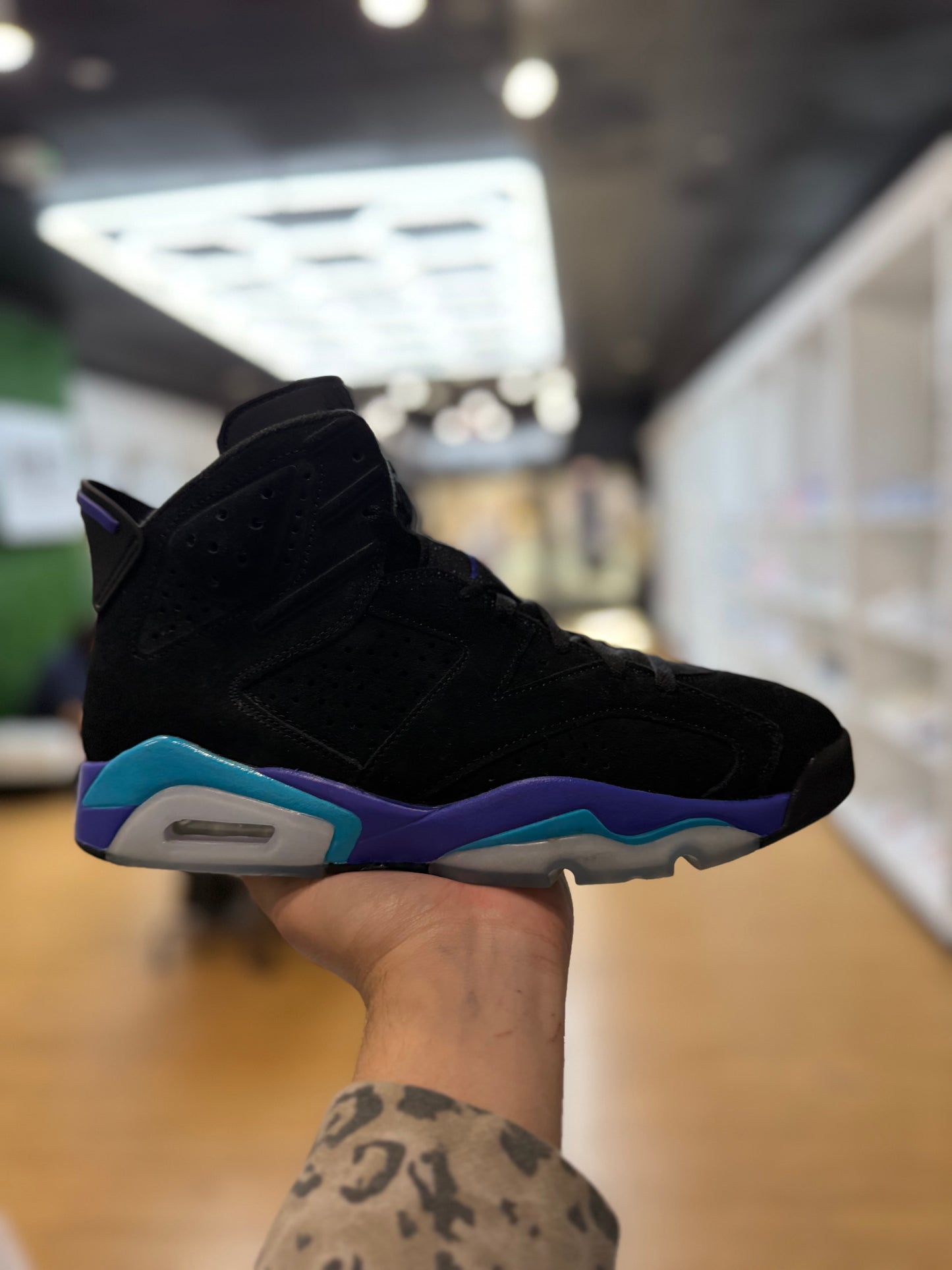 Jordan 6 Retro Aqua PRE-OWNED