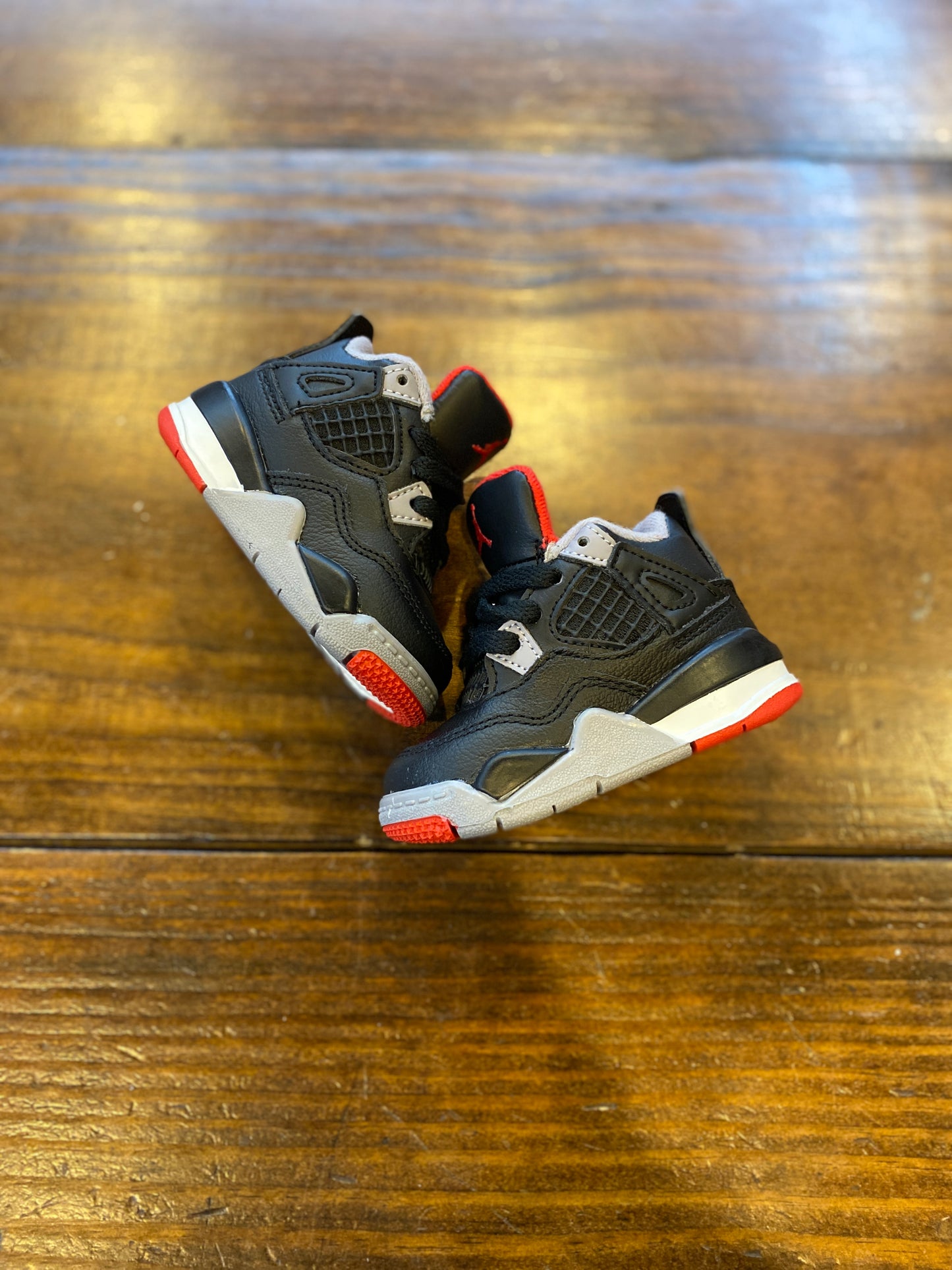 Jordan 4 Retro Bred Reimagined (TD) - PRE-OWNED