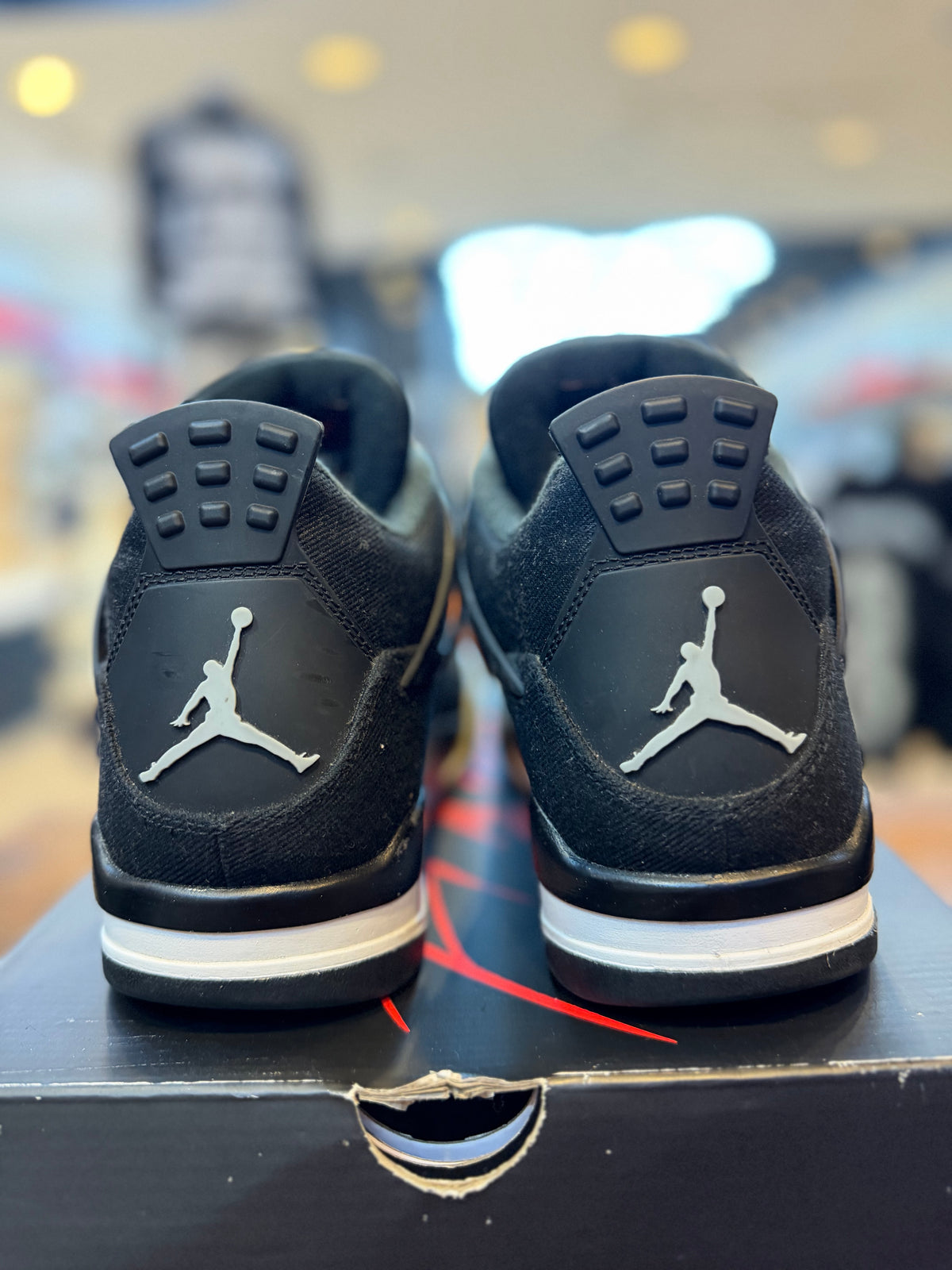 Jordan 4 Retro SE Black Canvas PRE-OWNED