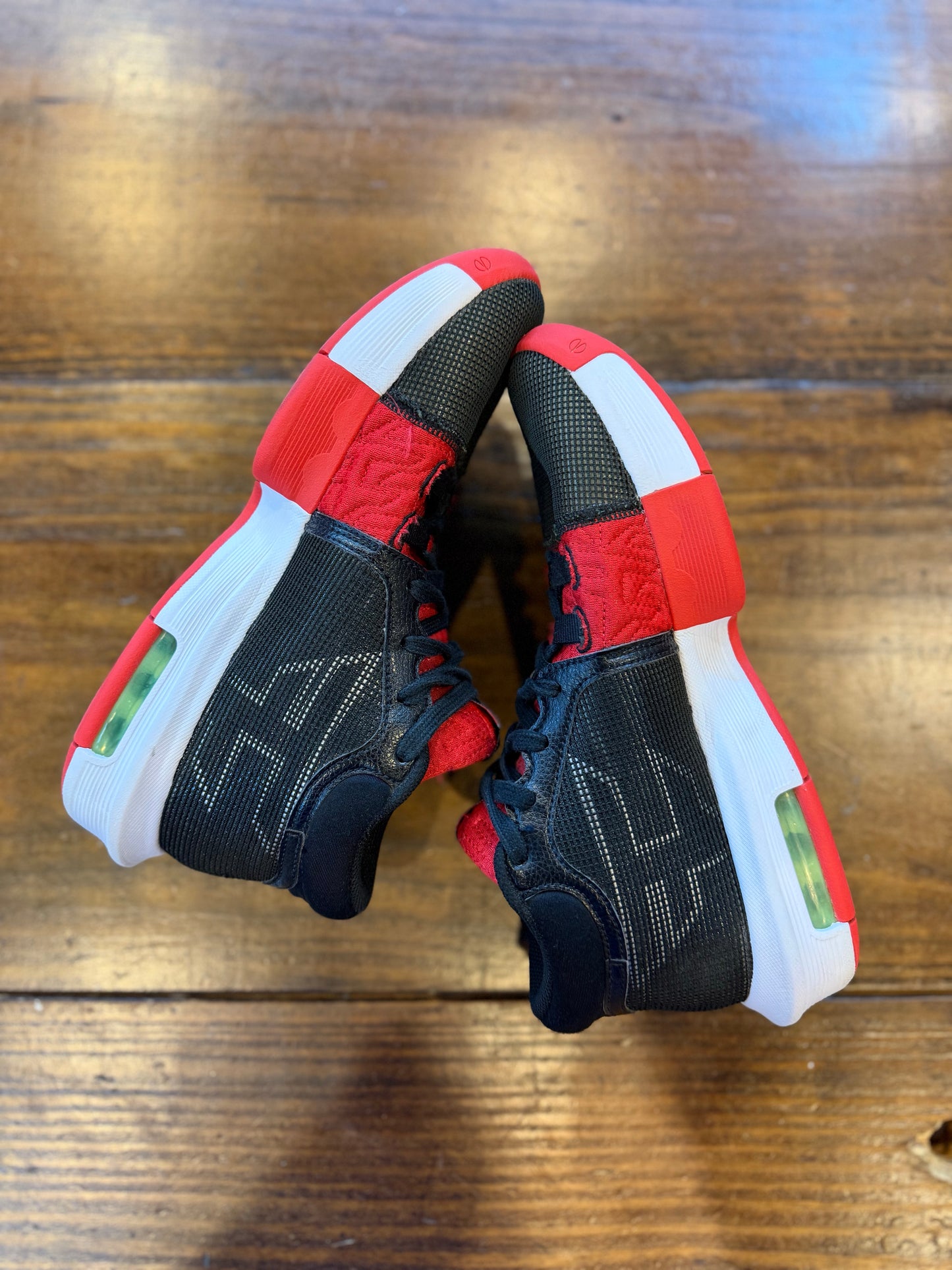 Nike LeBron Witness 8 FaZe Clan Bred PRE-OWNED