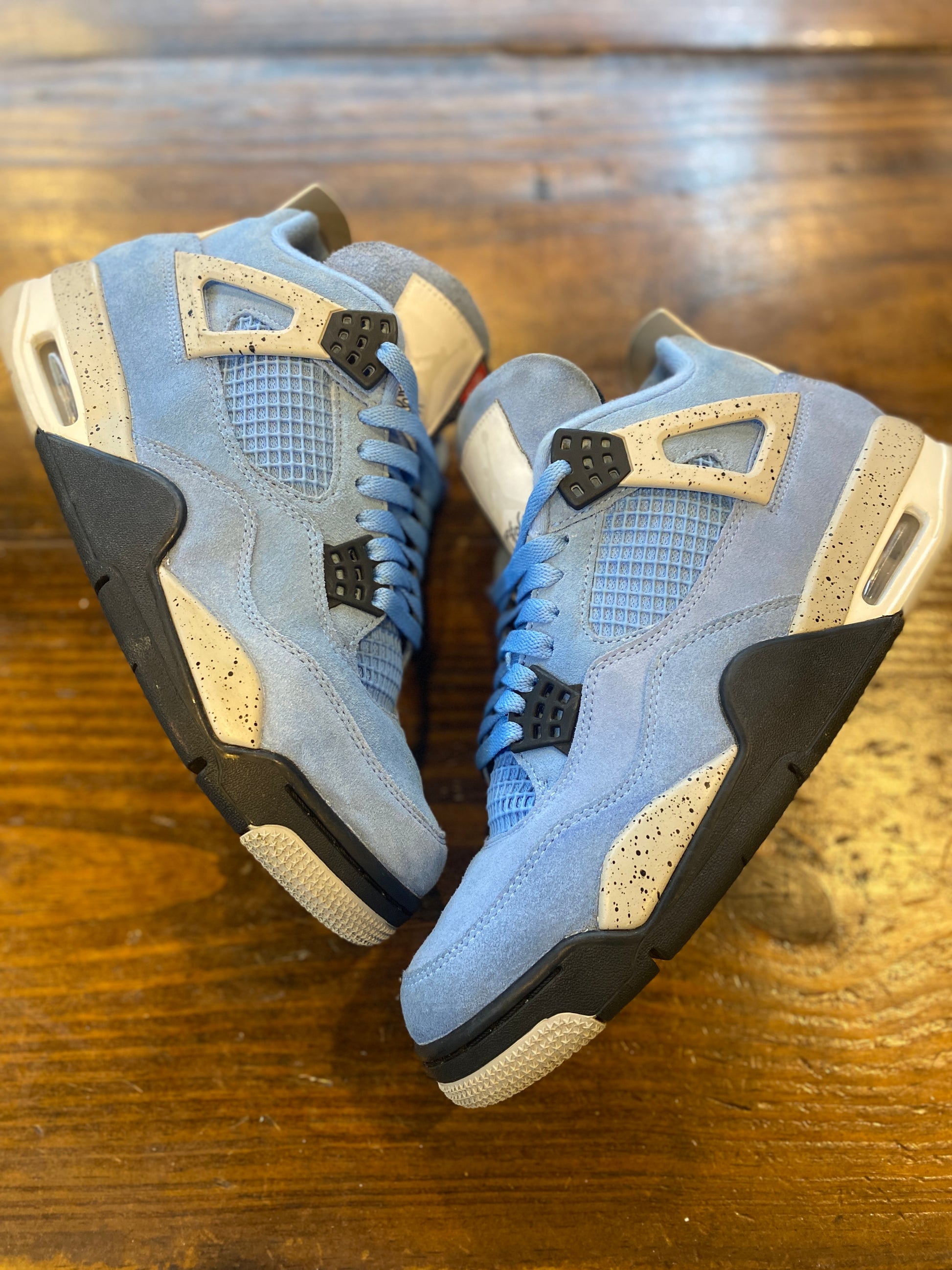 Jordan 4 Retro University Blue PRE-OWNED