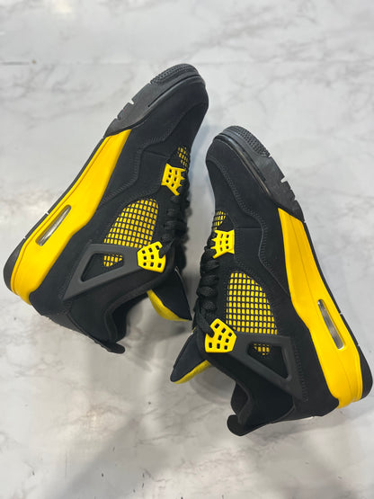Jordan 4 Retro Thunder (2023) PRE-OWNED