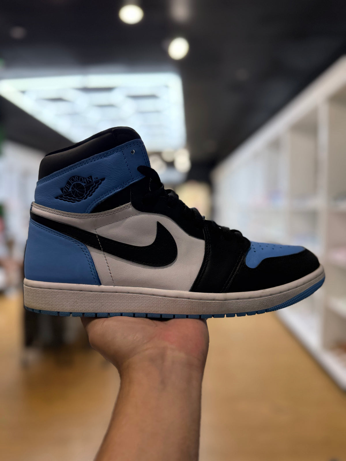 Jordan 1 Retro High OG UNC Toe PRE-OWNED
