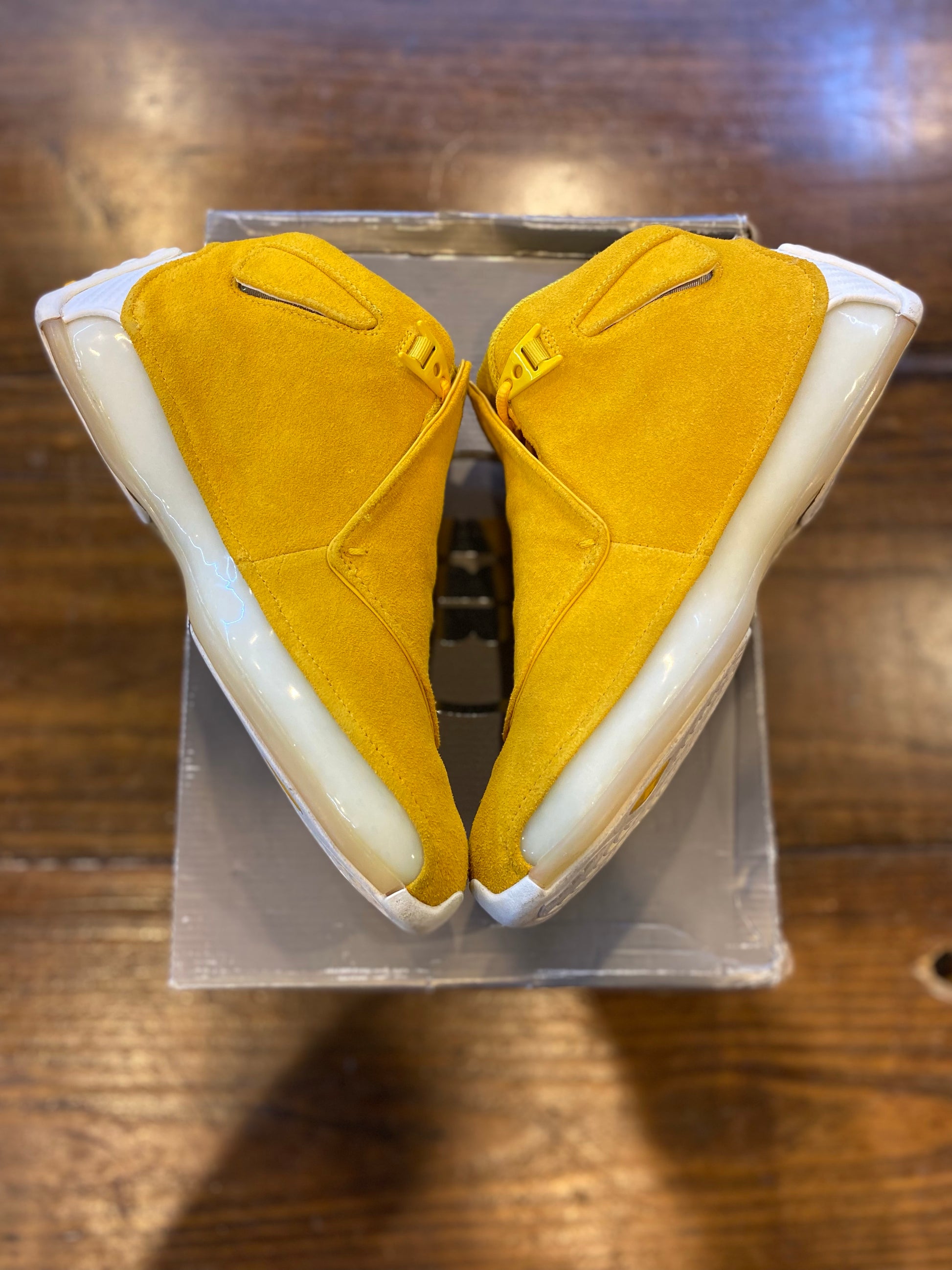 Jordan 18 Retro Yellow Ochre PRE-OWED