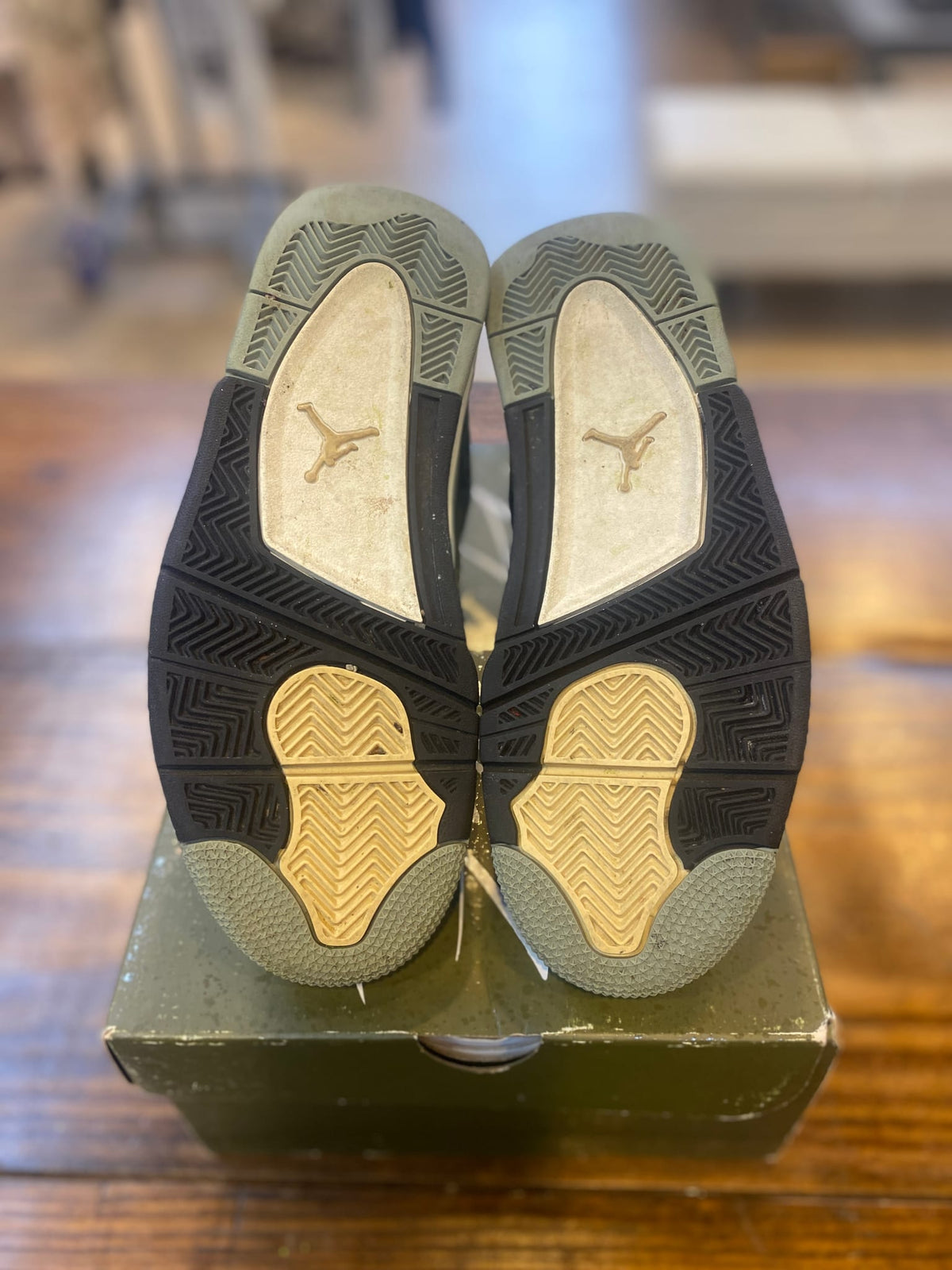 Jordan 4 Retro SE Craft Medium Olive (GS) PRE-OWNED