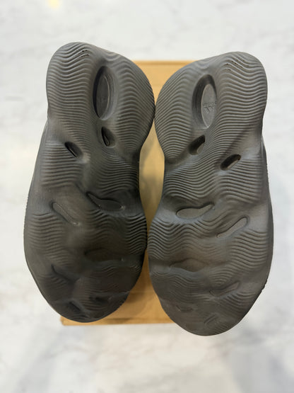 adidas Yeezy Foam RNR Onyx