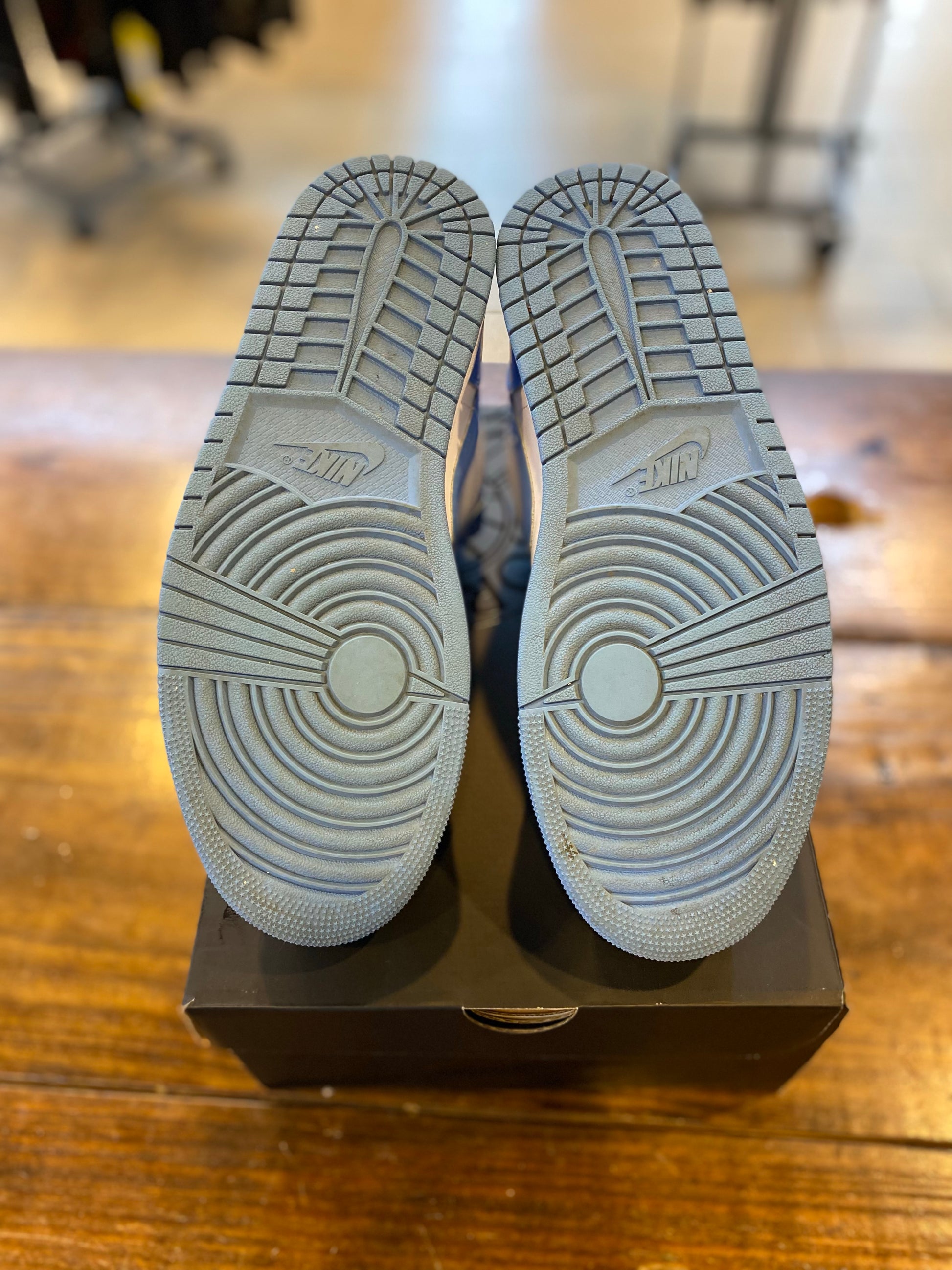 Jordan 1 Low SE White Legend Blue PRE-OWNED