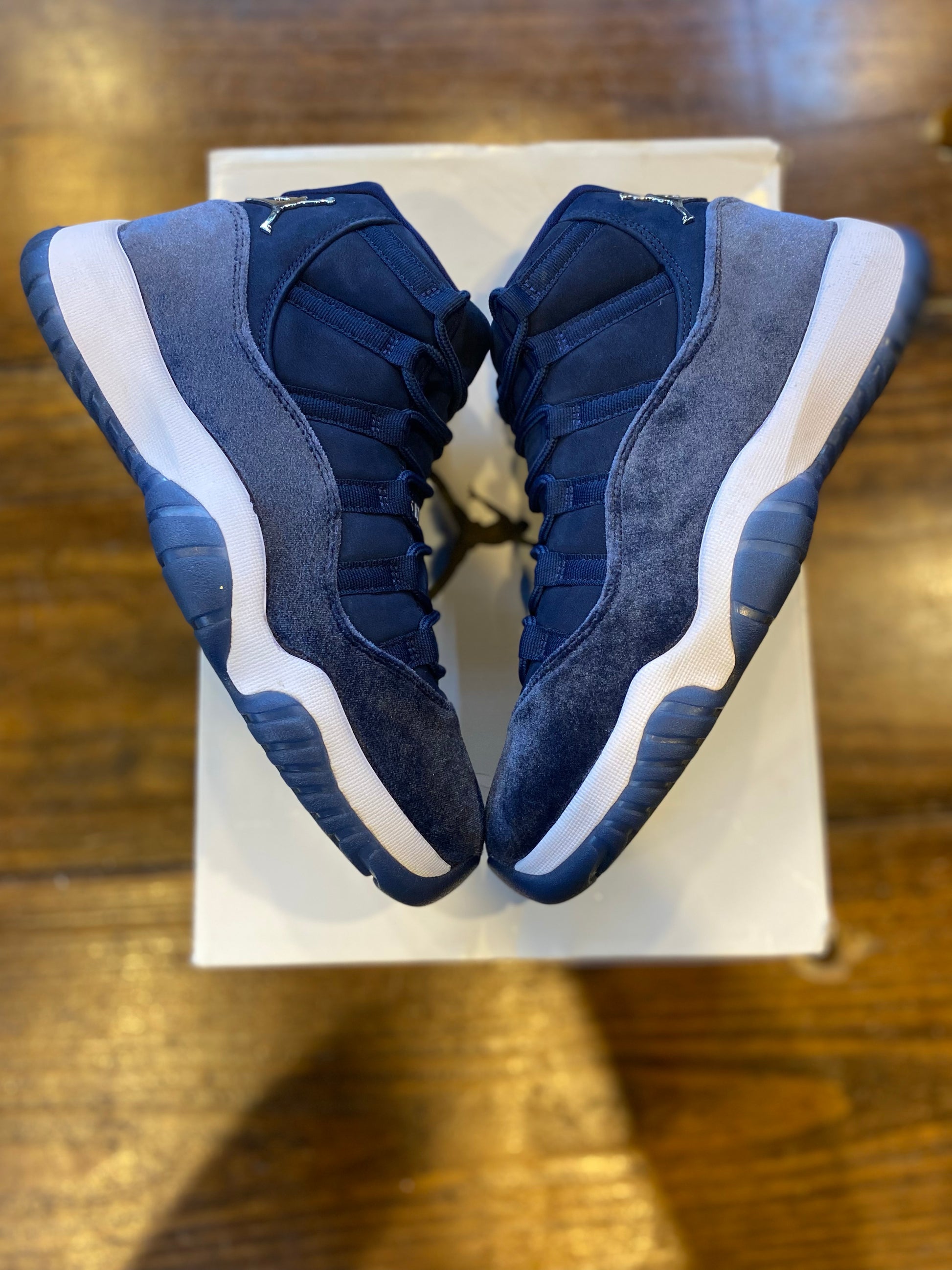 Jordan 11 Retro Midnight Navy (Women's) PRE-OWNED