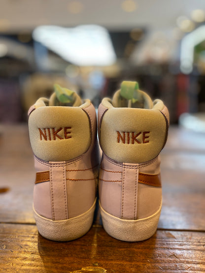 Nike Blazer Mid 77 SE Dance Barely Grape (GS) PRE-OWNED