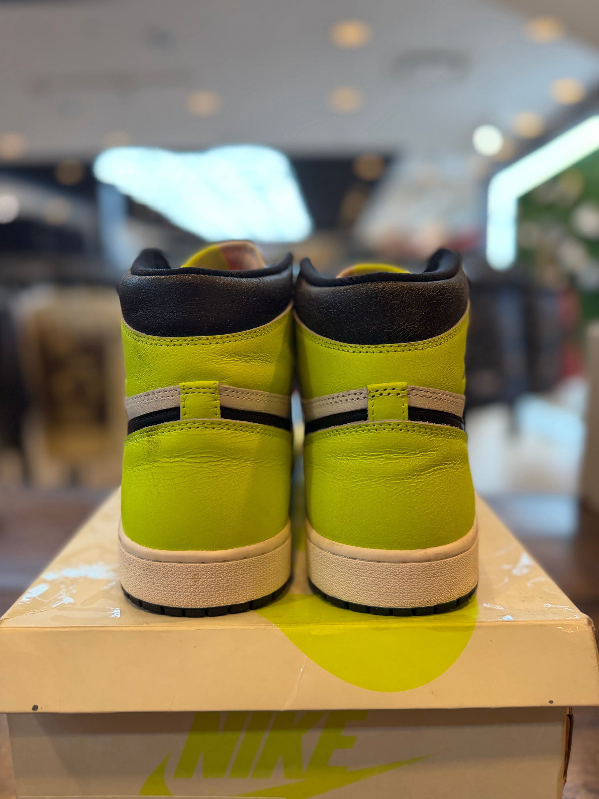 Jordan 1 Retro High OG Visionaire PRE-OWNED