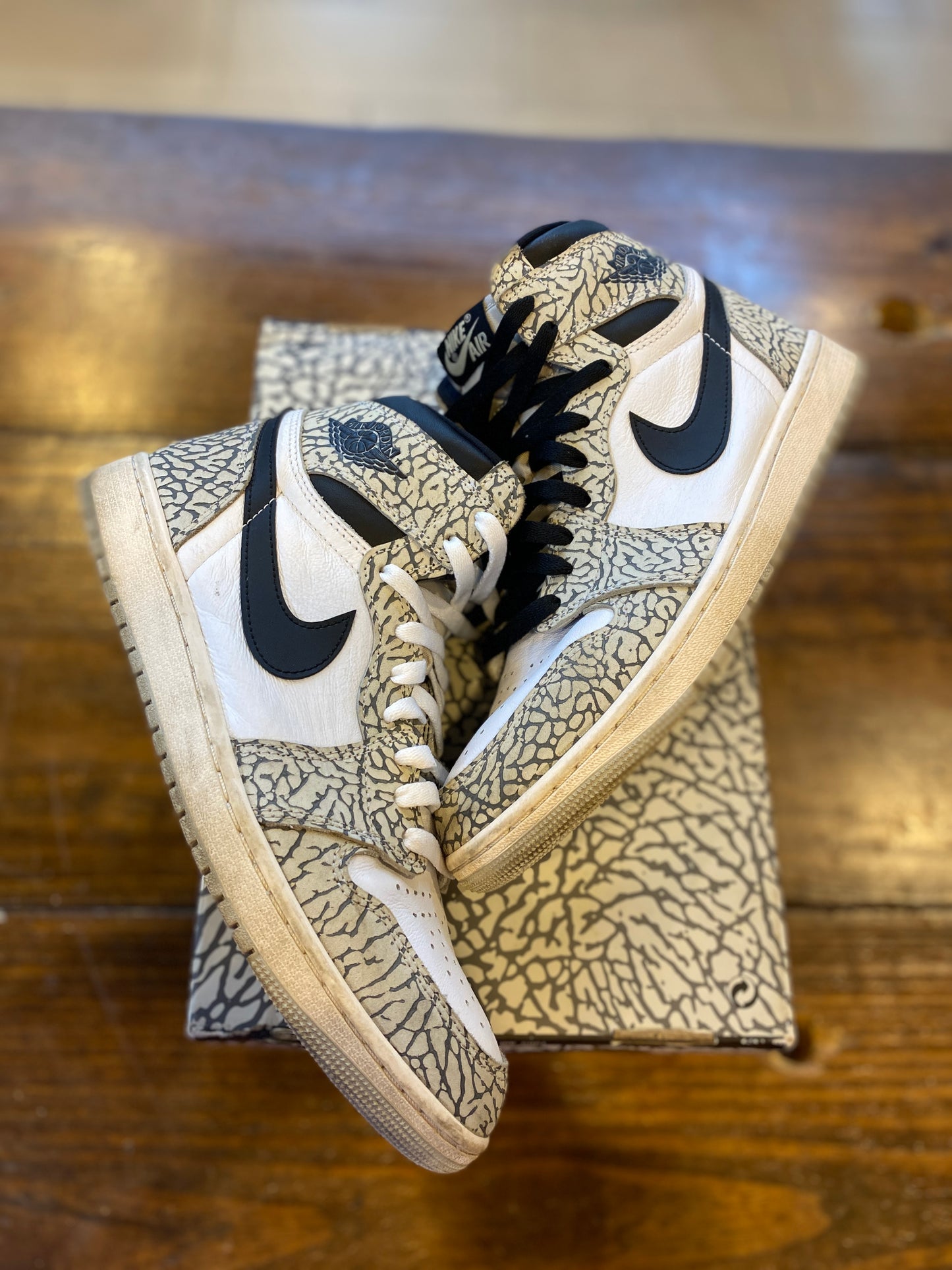 Jordan 1 Retro High OG White Cement PRE-OWNED